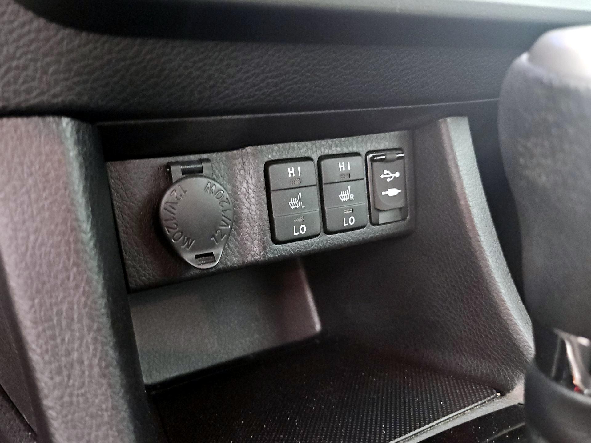 Thumbnail: 2016 Toyota Corolla - 18