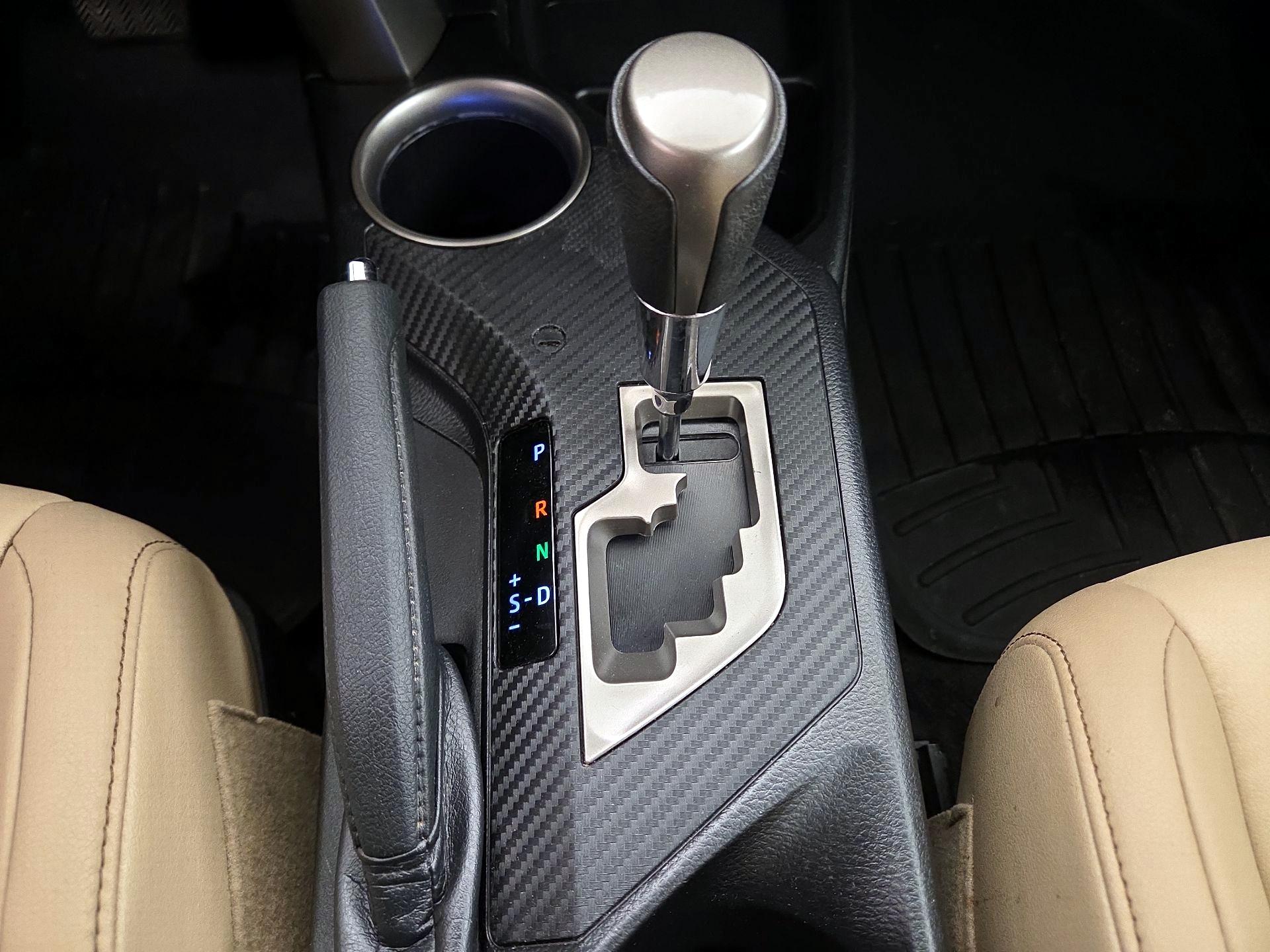 Thumbnail: 2015 Toyota RAV4 - 16