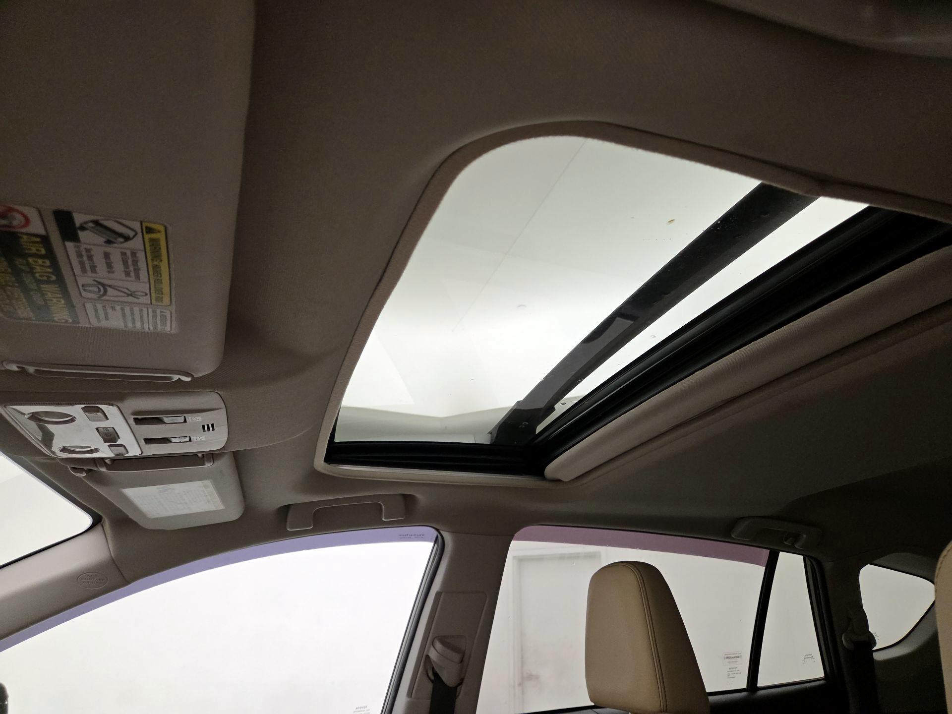 Thumbnail: 2015 Toyota RAV4 - 18