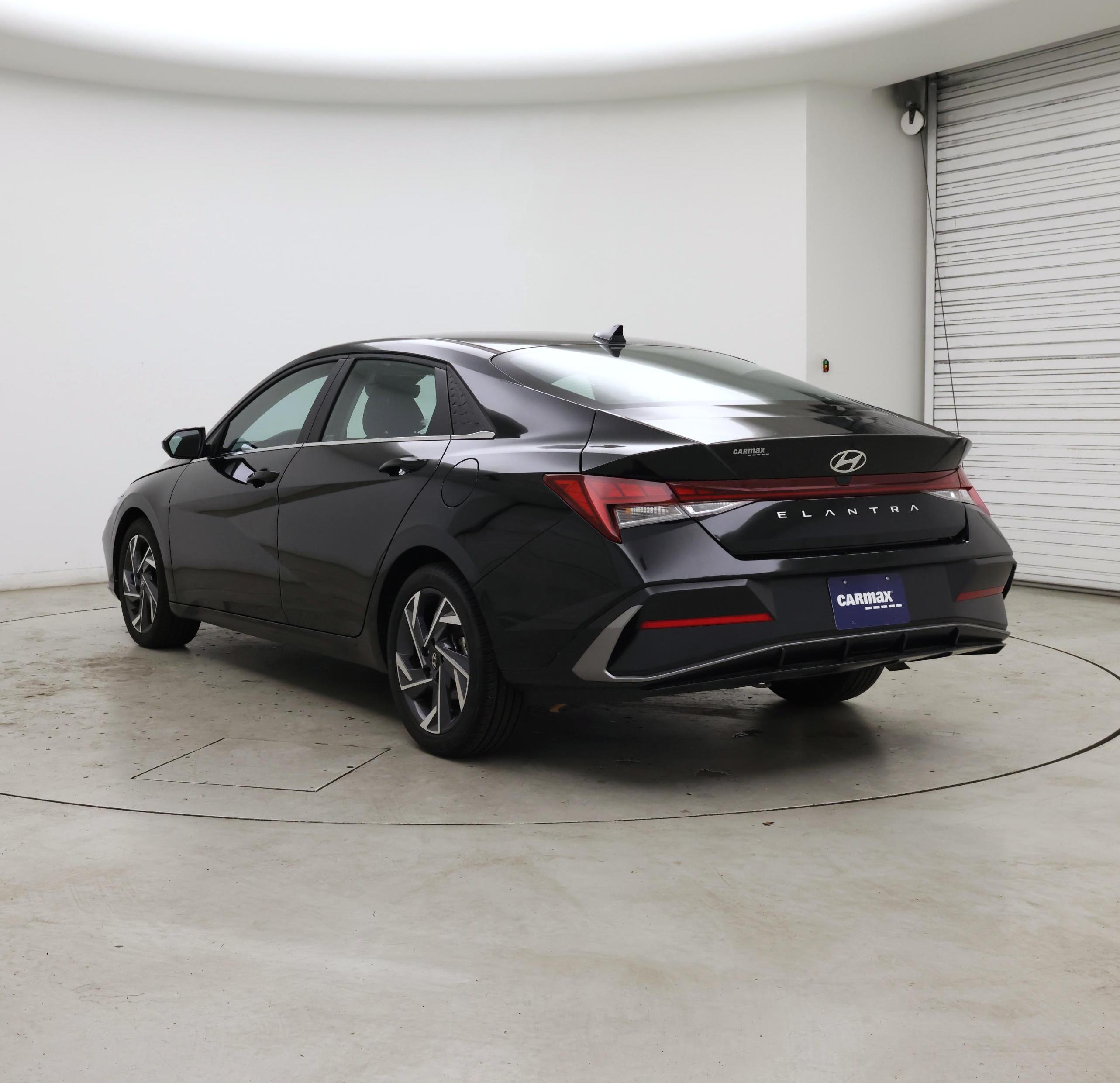 Thumbnail: 2025 Hyundai Elantra - 2
