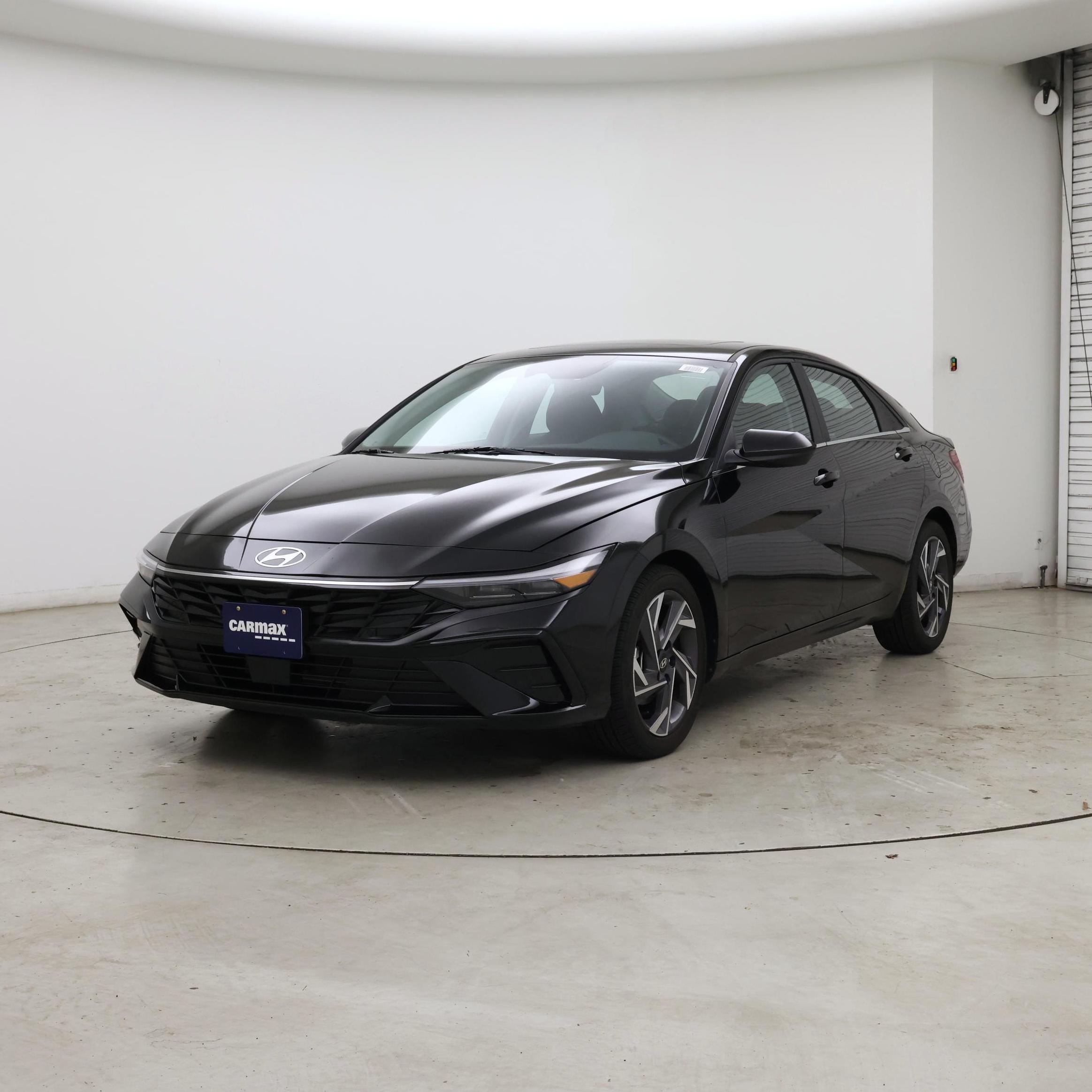 Thumbnail: 2025 Hyundai Elantra - 4