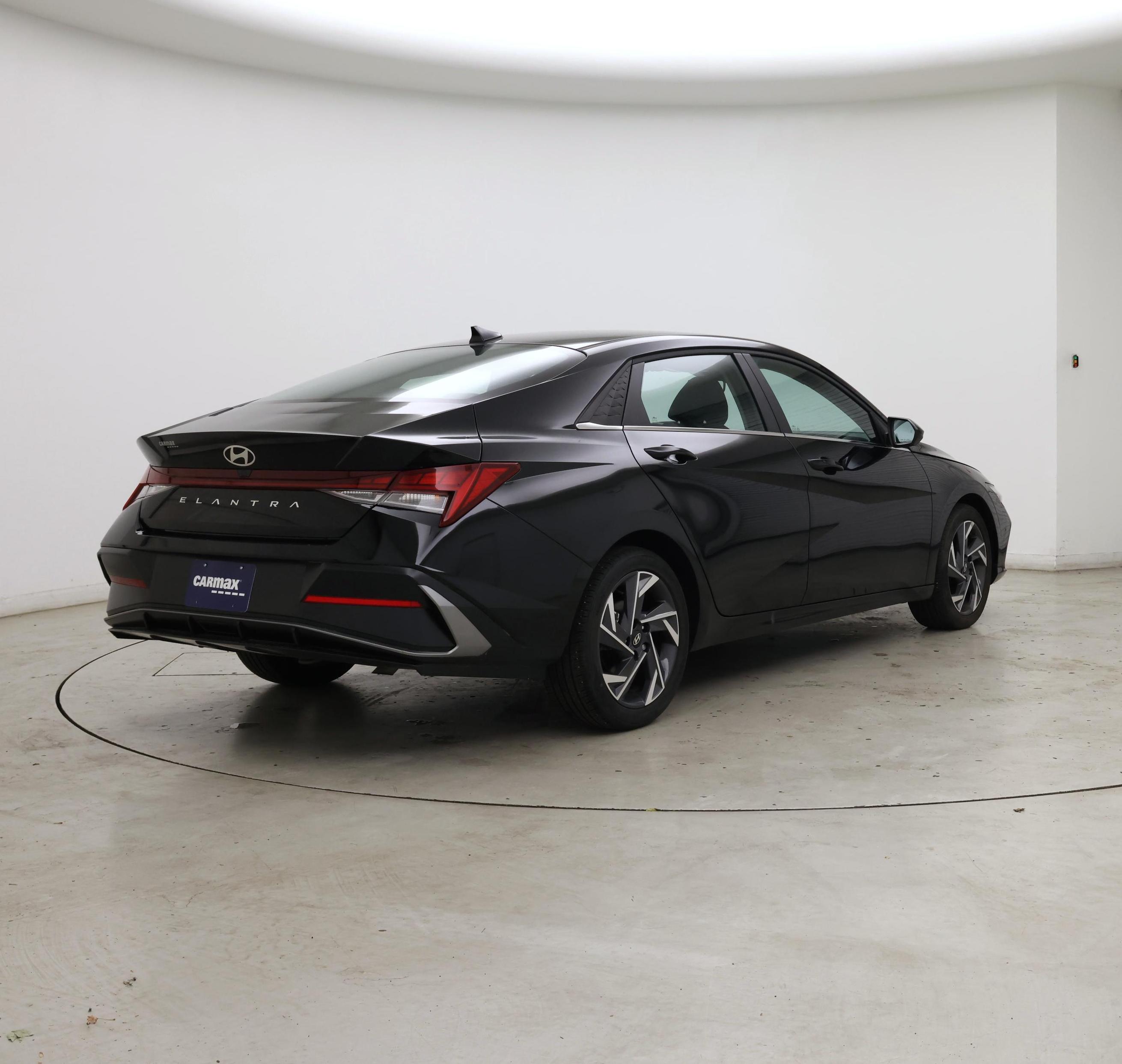 Thumbnail: 2025 Hyundai Elantra - 8