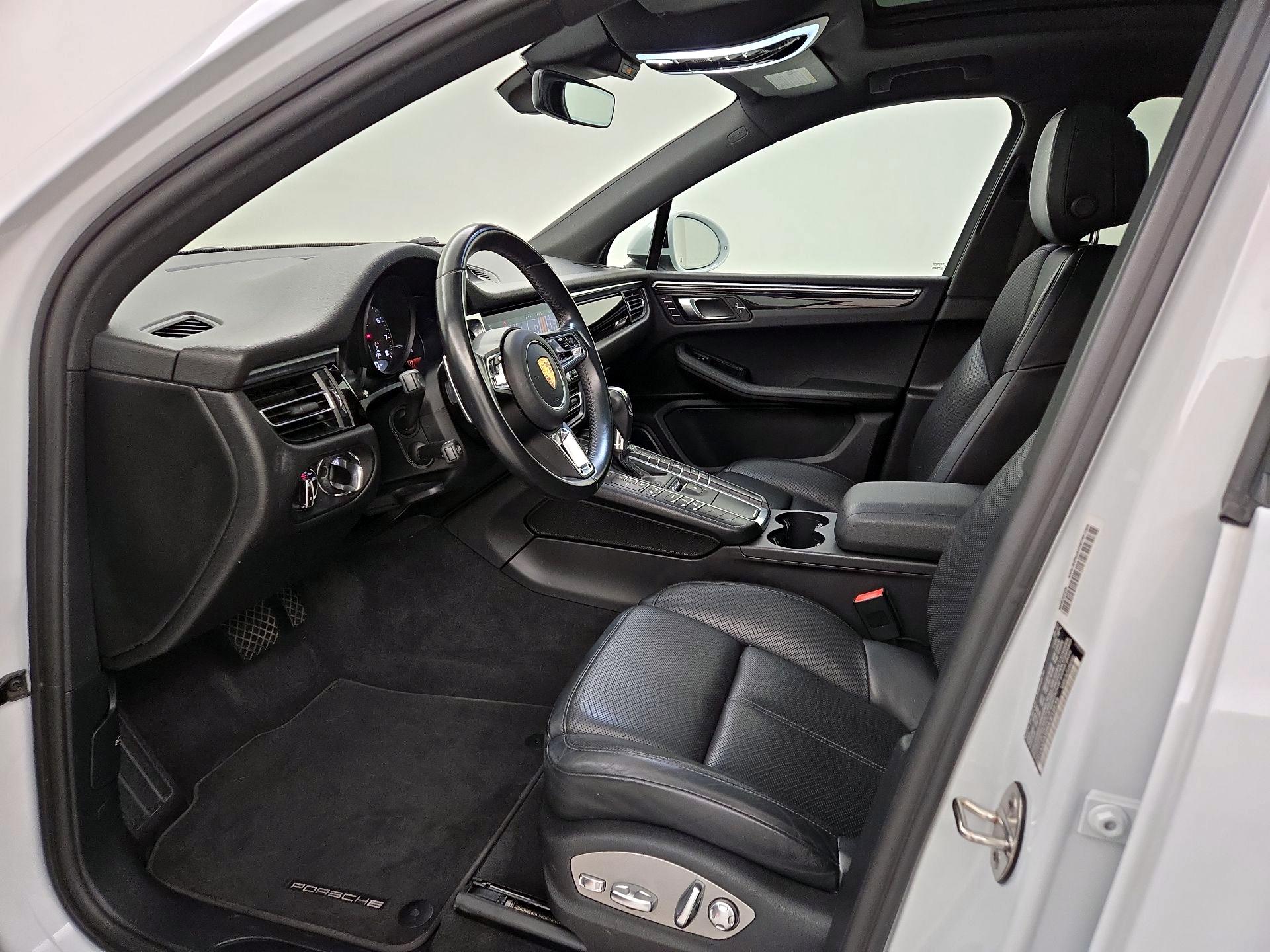 Thumbnail: 2021 Porsche Macan - 11