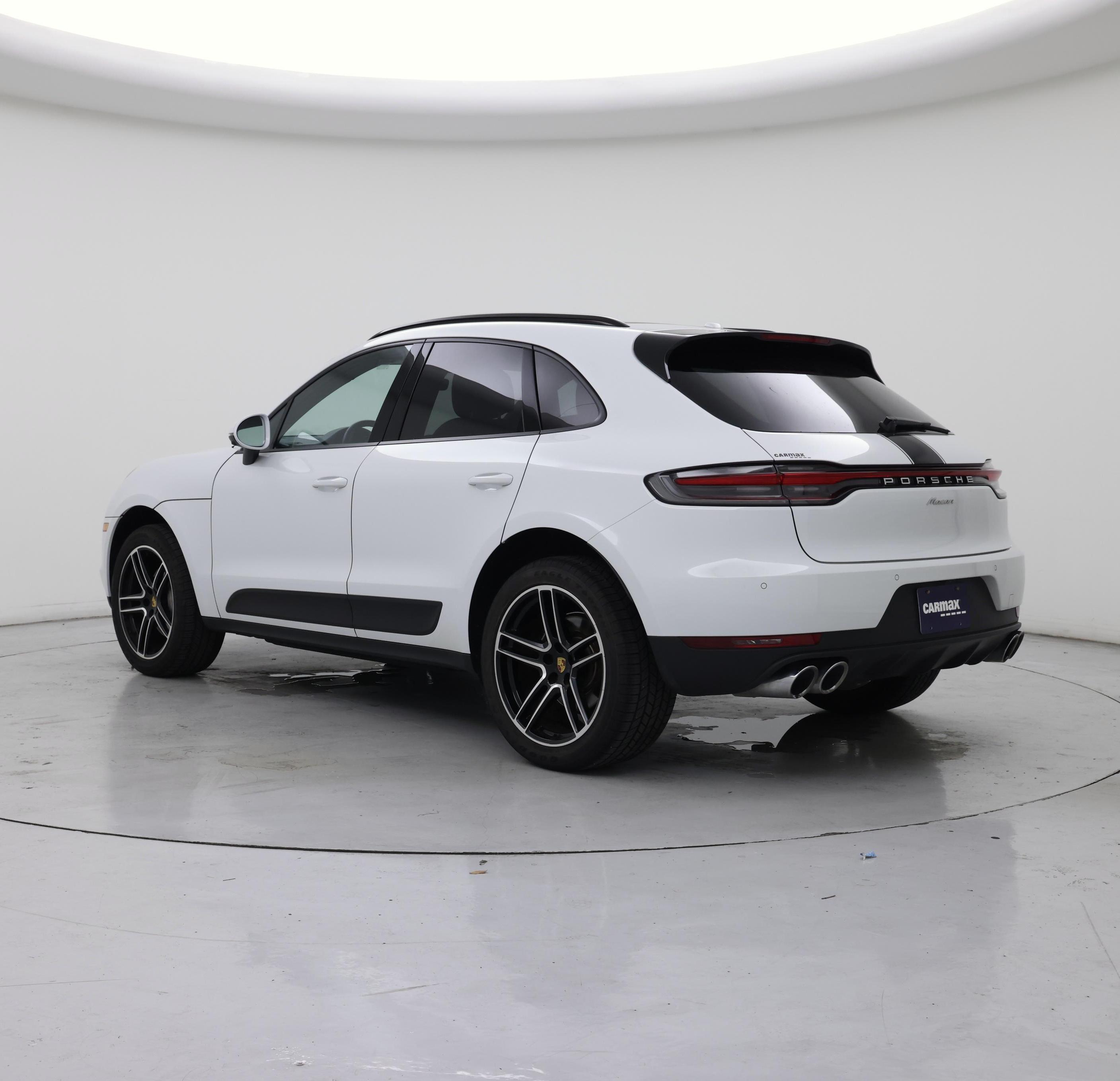 Thumbnail: 2021 Porsche Macan - 2