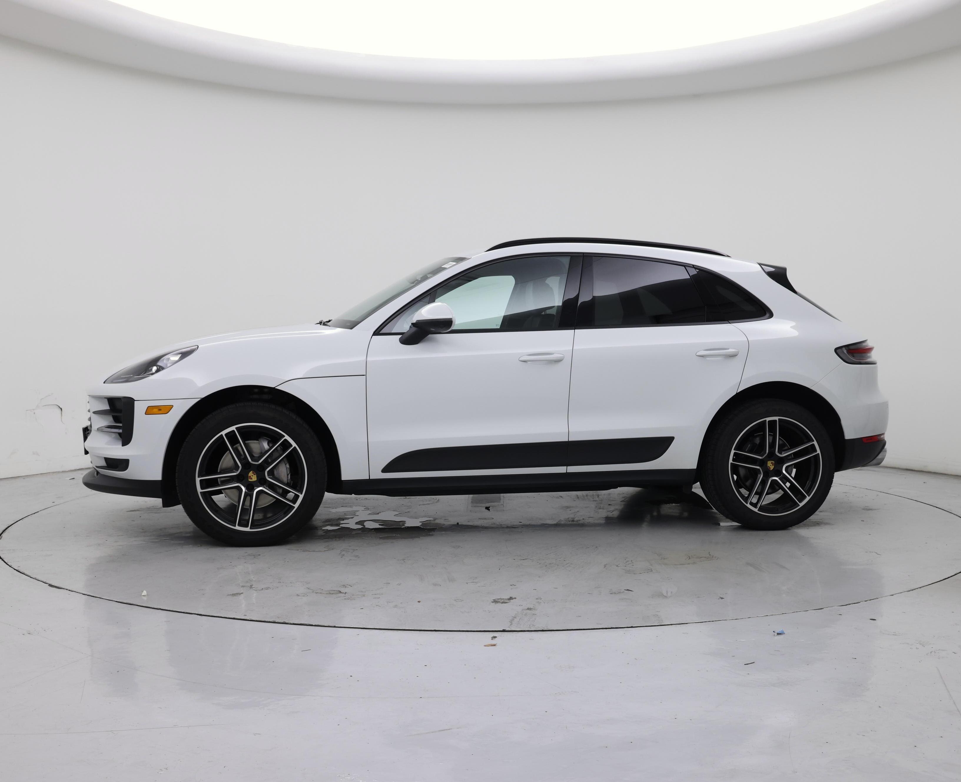 Thumbnail: 2021 Porsche Macan - 3