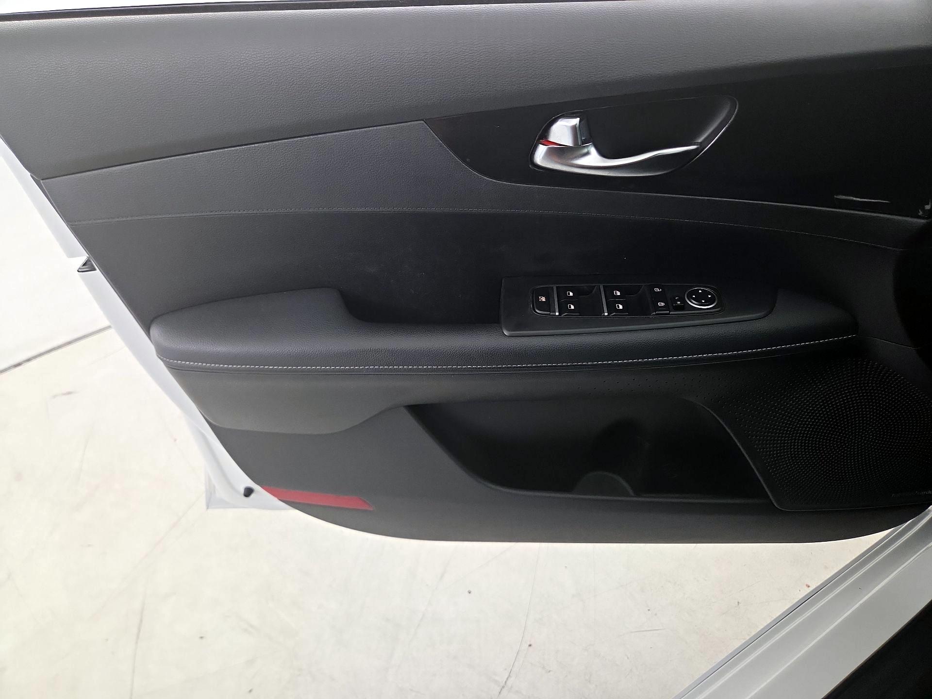 Thumbnail: 2024 Kia Forte - 12