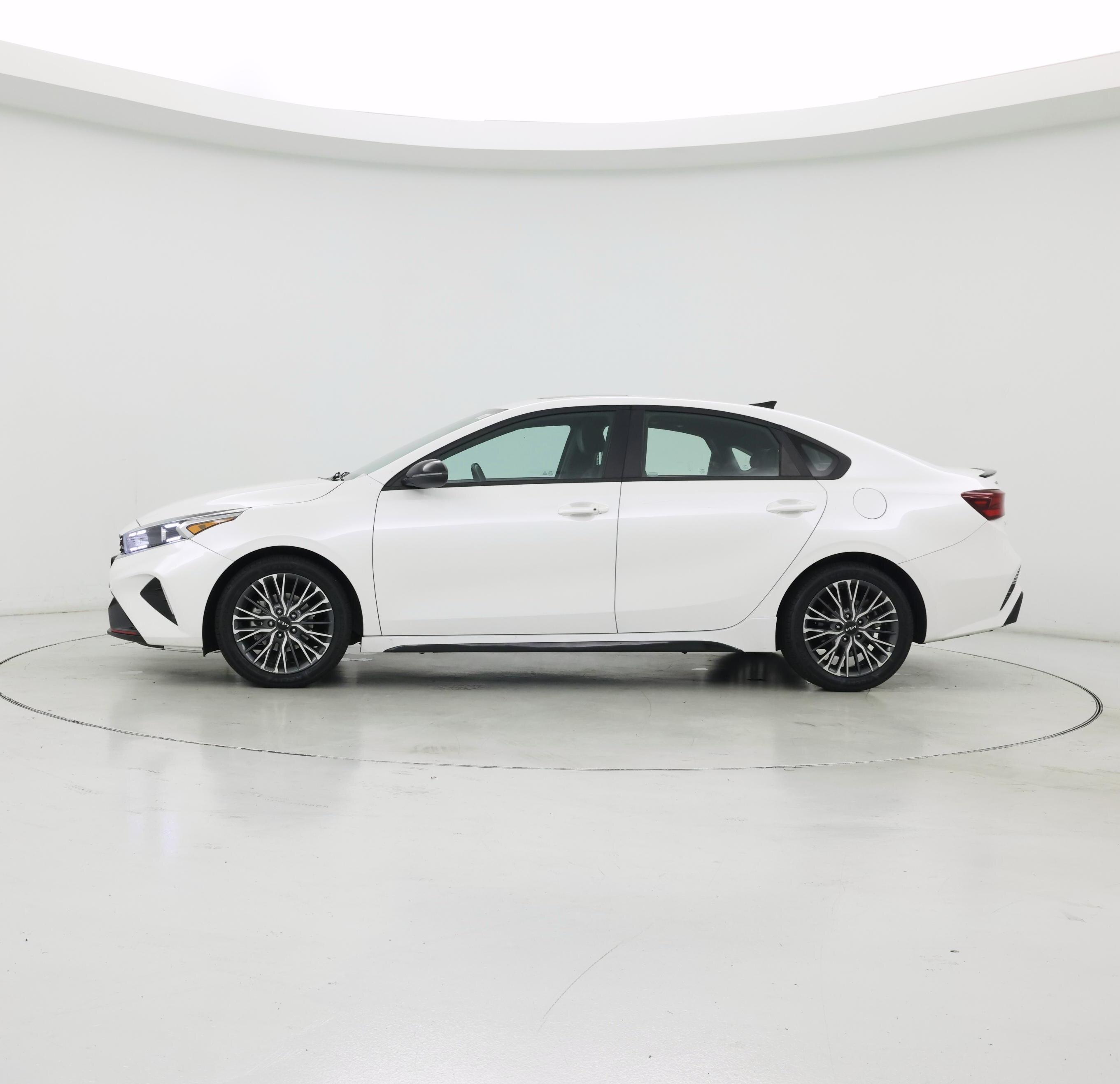 Thumbnail: 2024 Kia Forte - 3