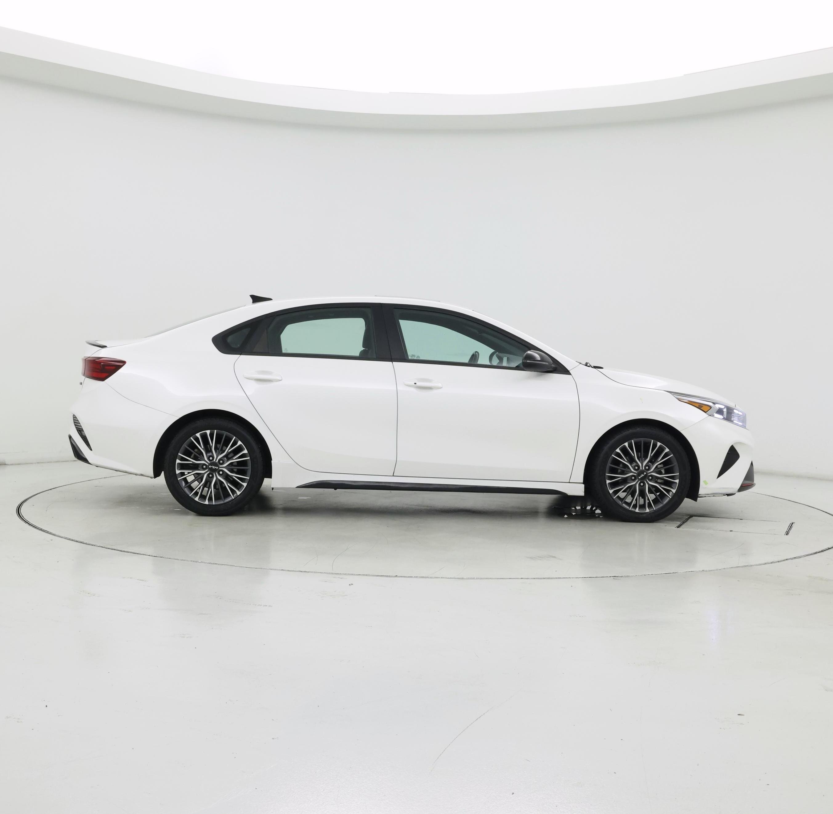 Thumbnail: 2024 Kia Forte - 7