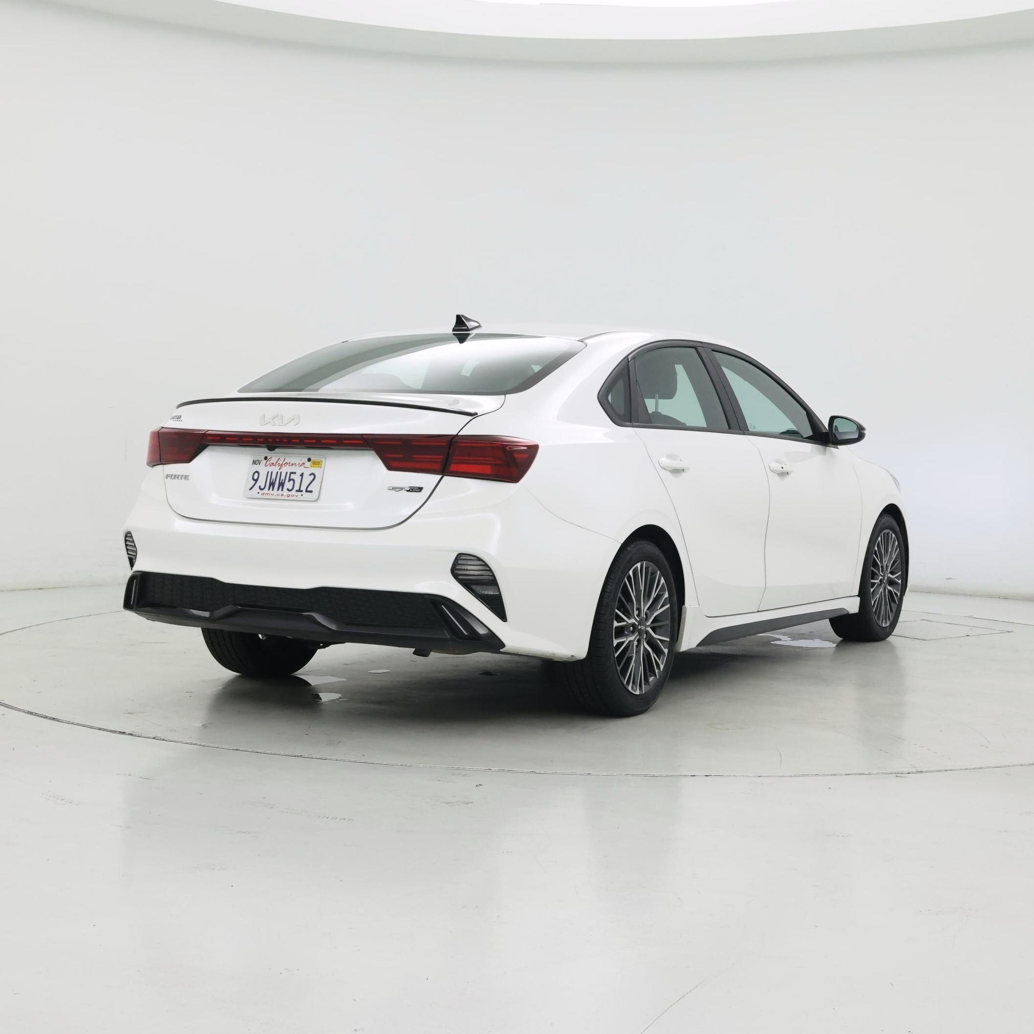 Thumbnail: 2024 Kia Forte - 8
