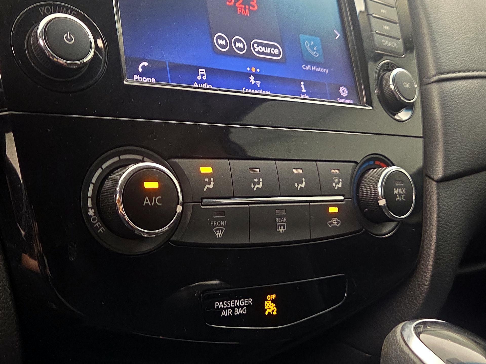 Thumbnail: 2018 Nissan Rogue - 16