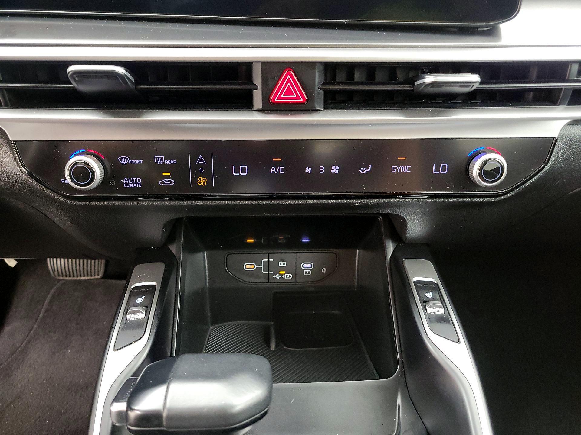 Thumbnail: 2024 Kia Sorento - 17