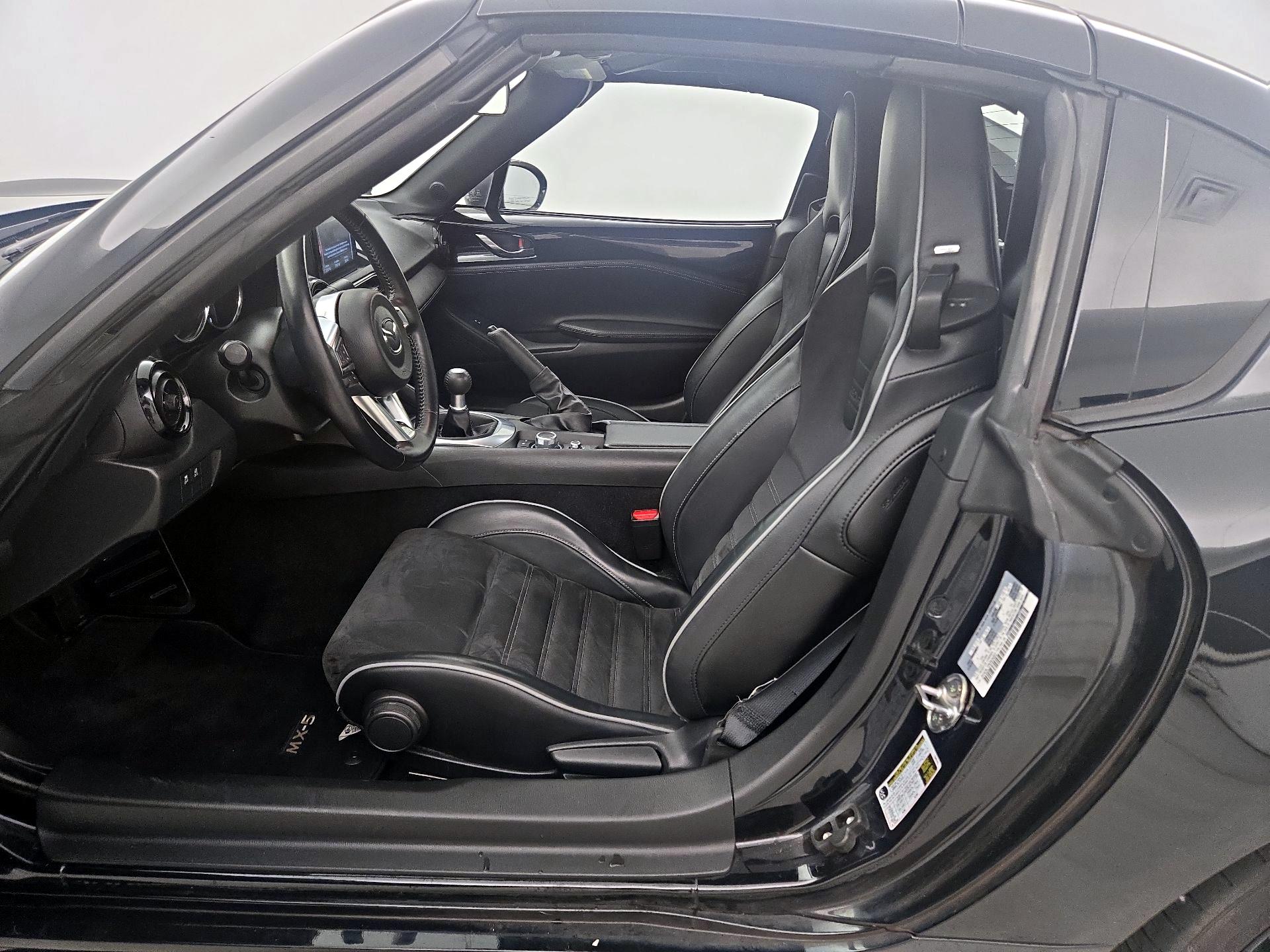 Thumbnail: 2022 Mazda MX-5 Miata - 11