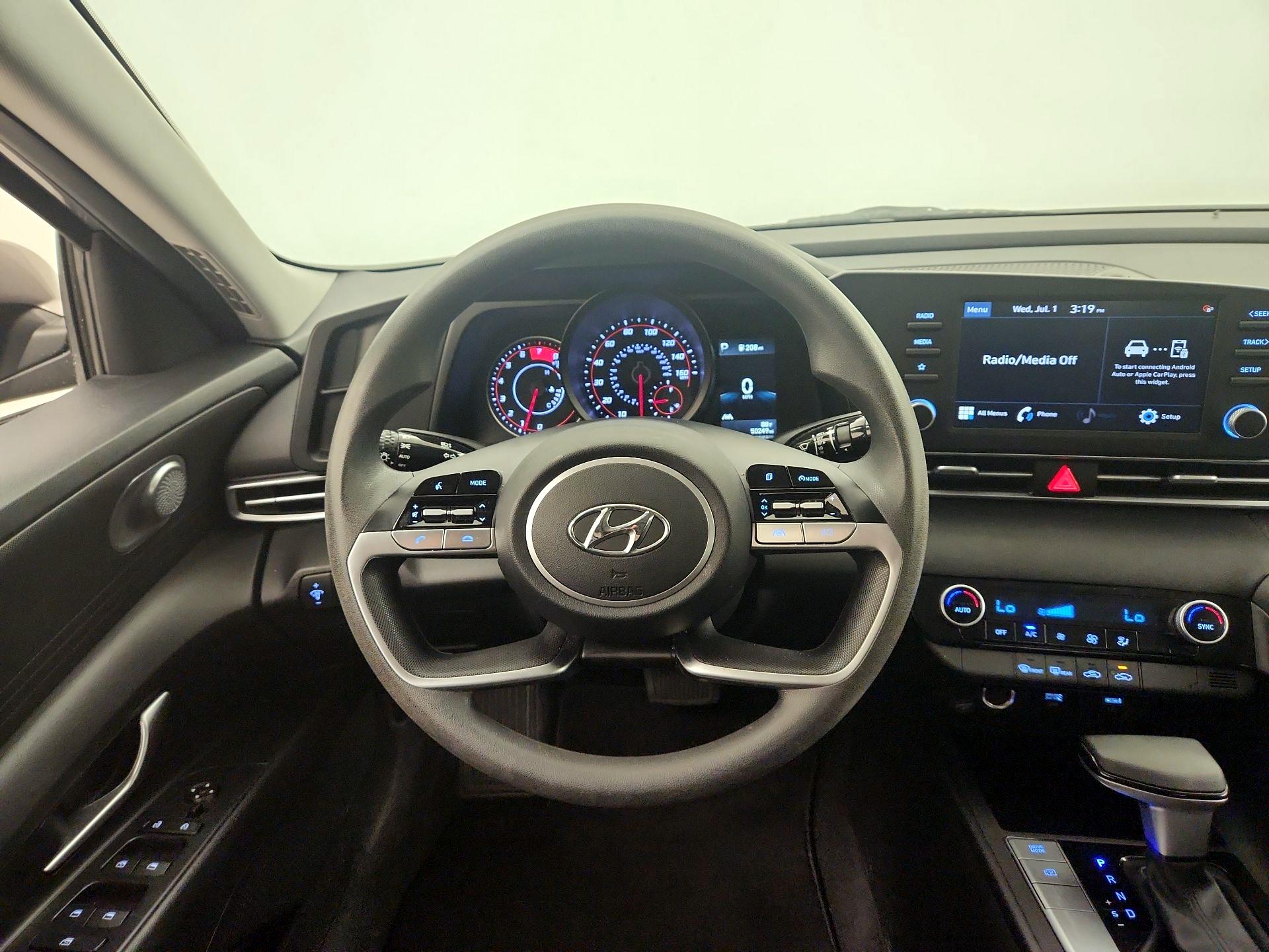 Thumbnail: 2023 Hyundai Elantra - 10
