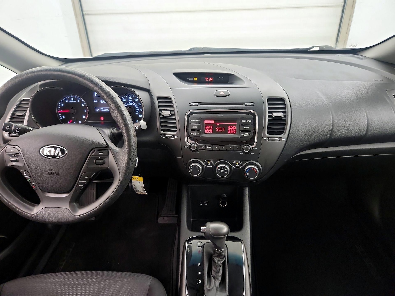 2017 Kia Forte LX - Photo 10