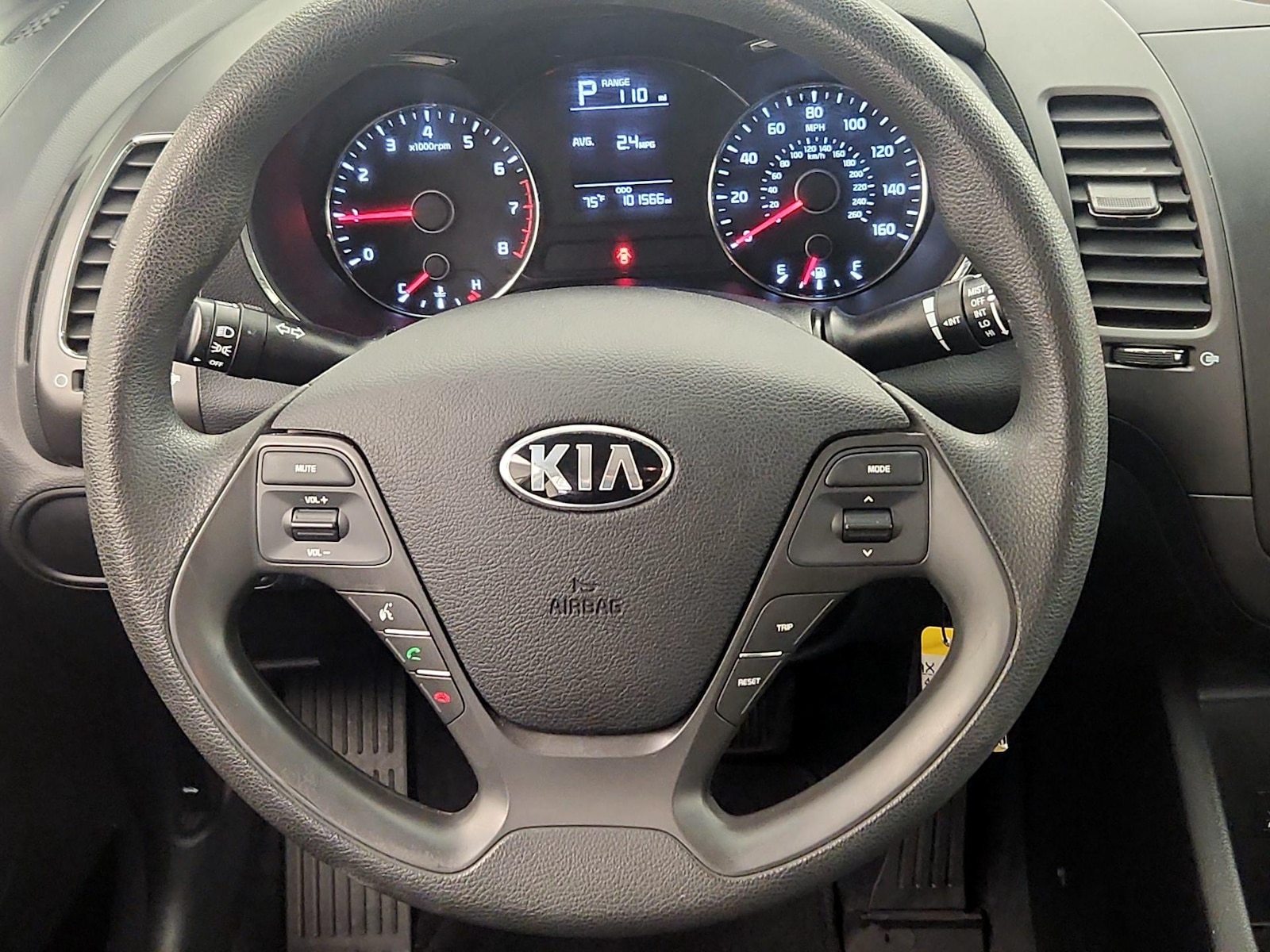 2017 Kia Forte LX - Photo 11