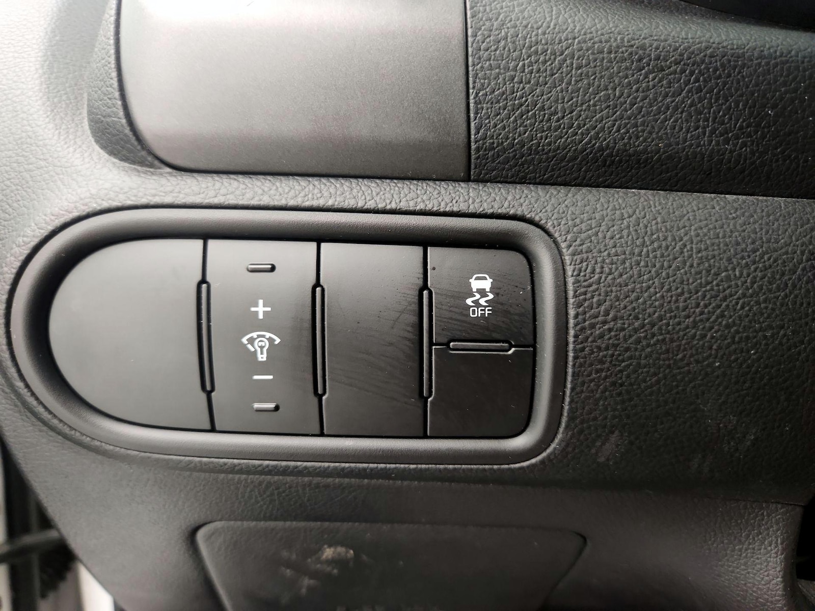 2017 Kia Forte LX - Photo 14
