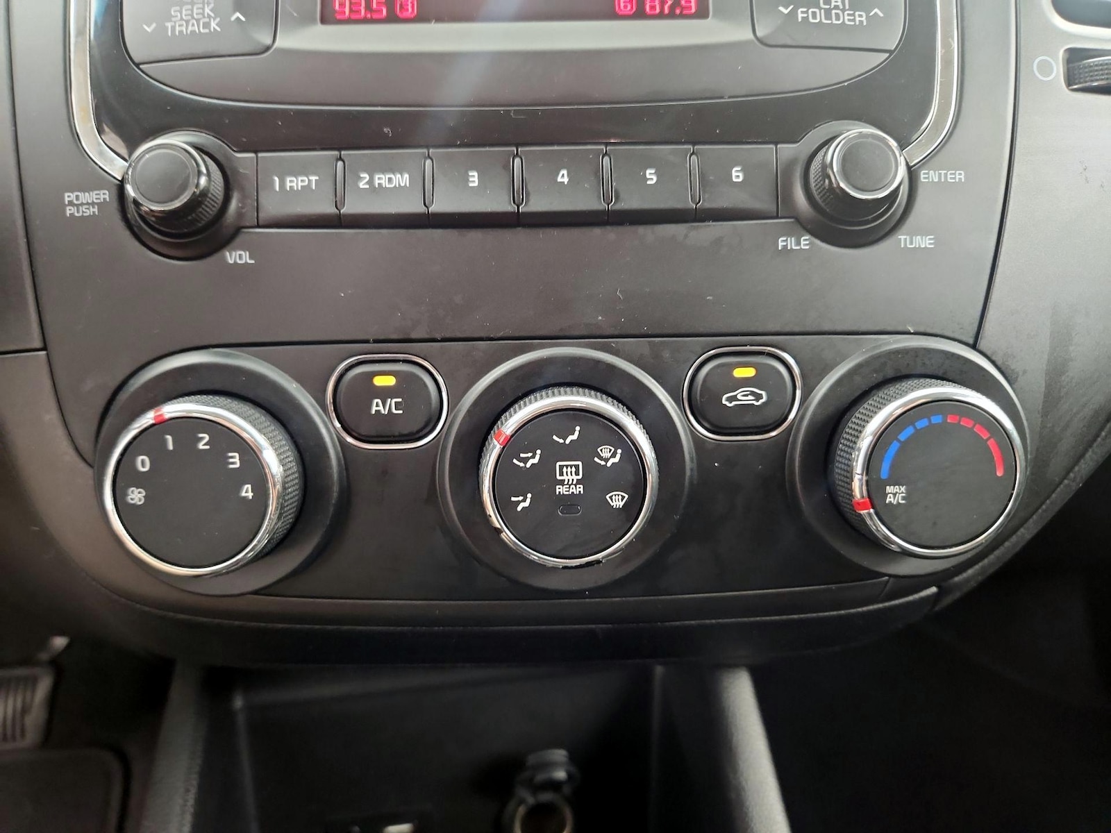 2017 Kia Forte LX - Photo 16