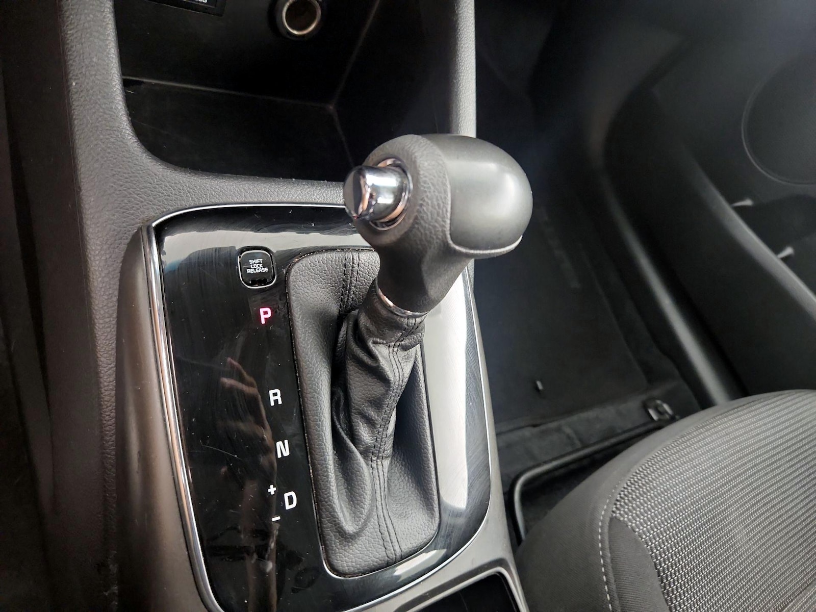 2017 Kia Forte LX - Photo 17