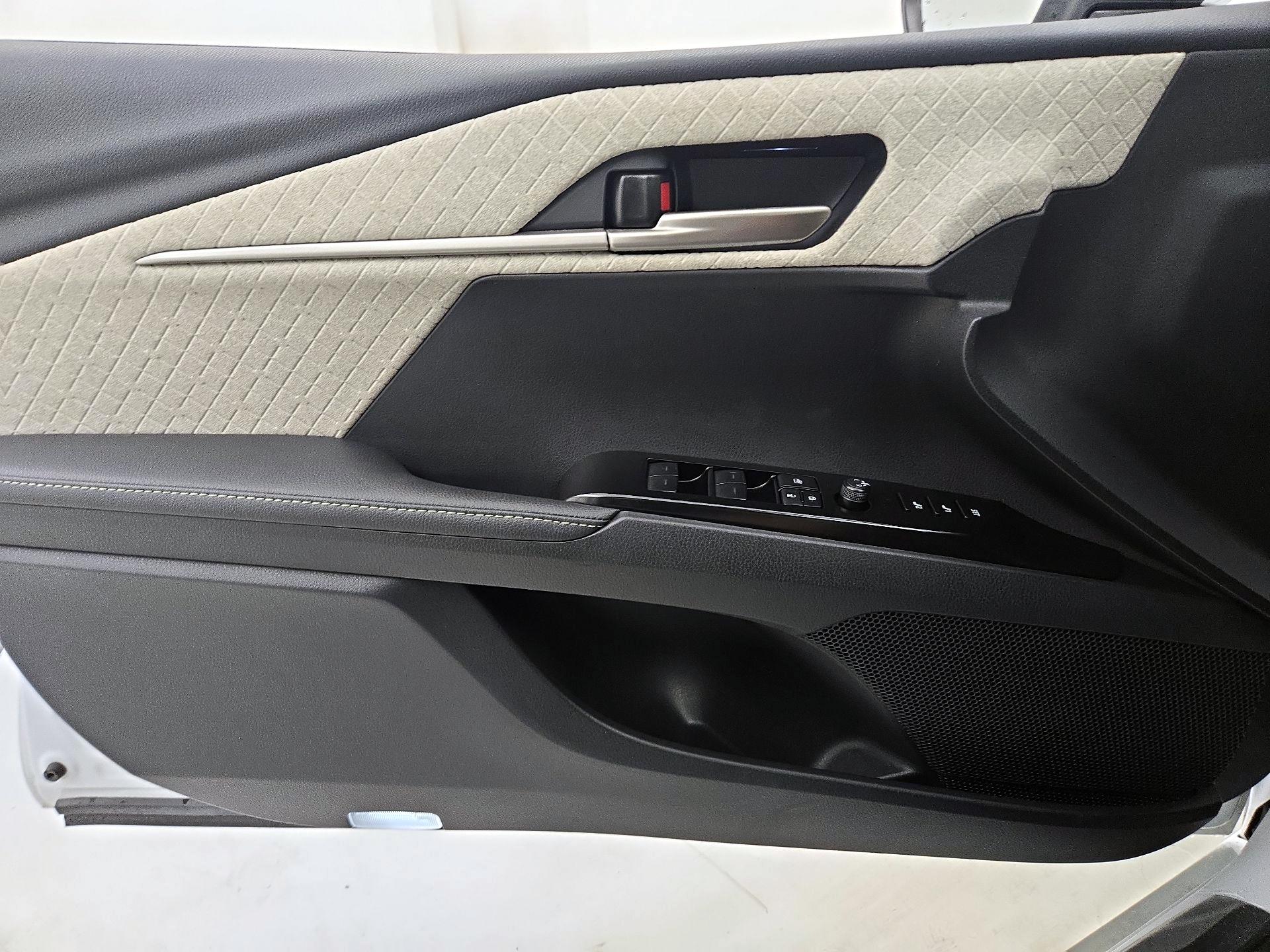Thumbnail: 2025 Toyota Camry - 12
