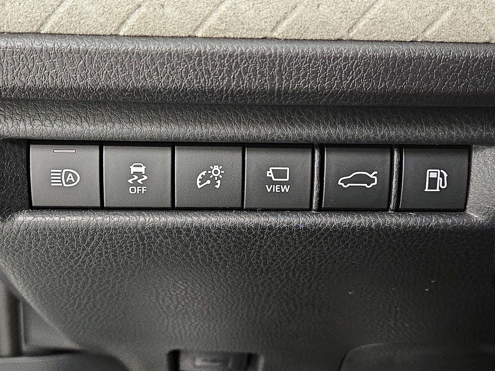 2025 Toyota Camry XLE - Photo 14
