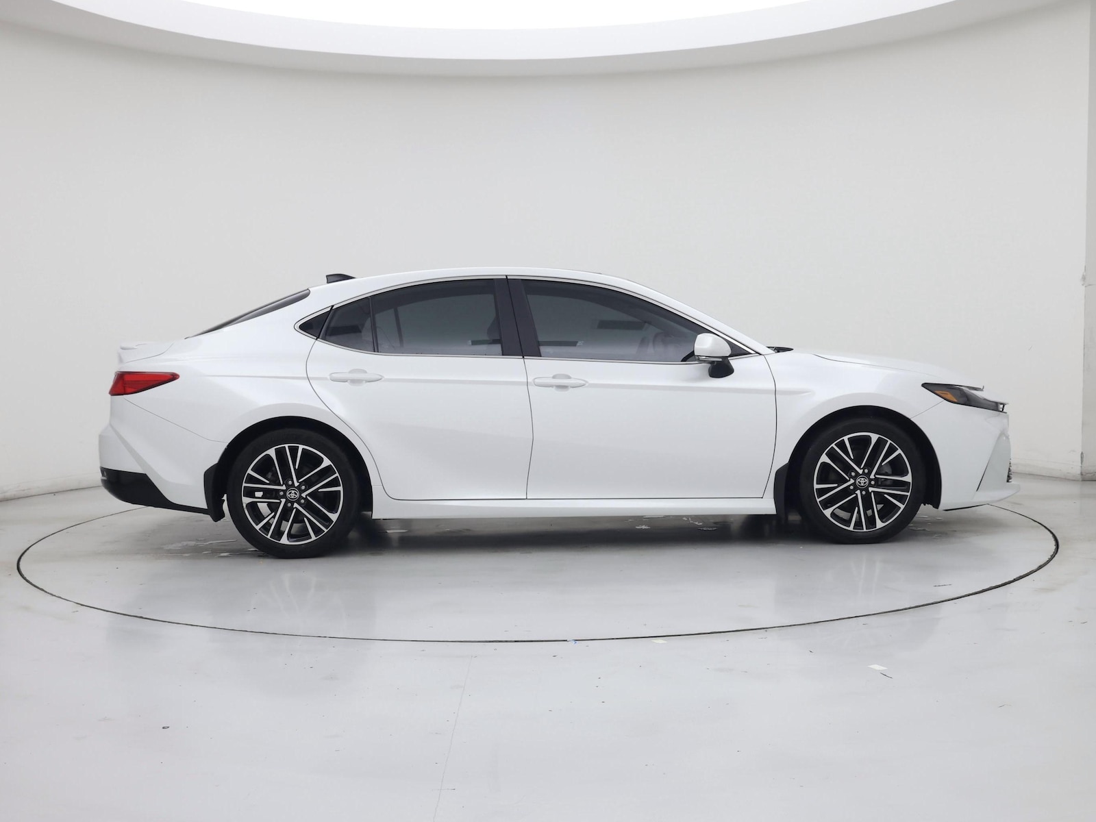 2025 Toyota Camry XLE - Photo 8