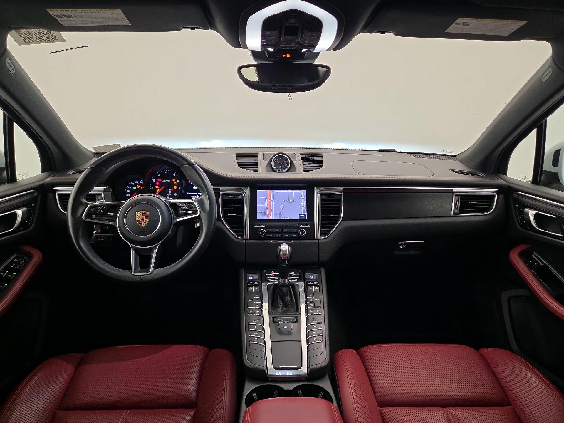 Thumbnail: 2018 Porsche Macan - 9