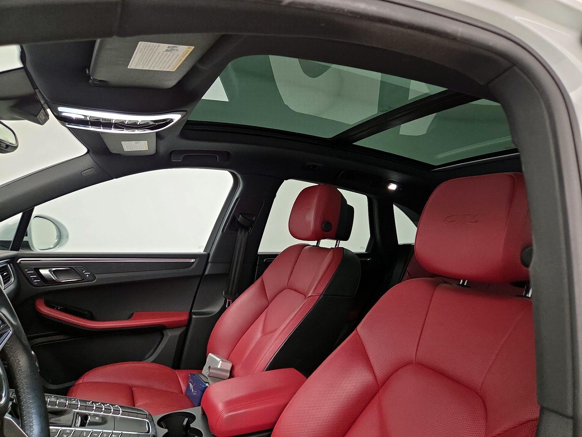 Thumbnail: 2018 Porsche Macan - 20