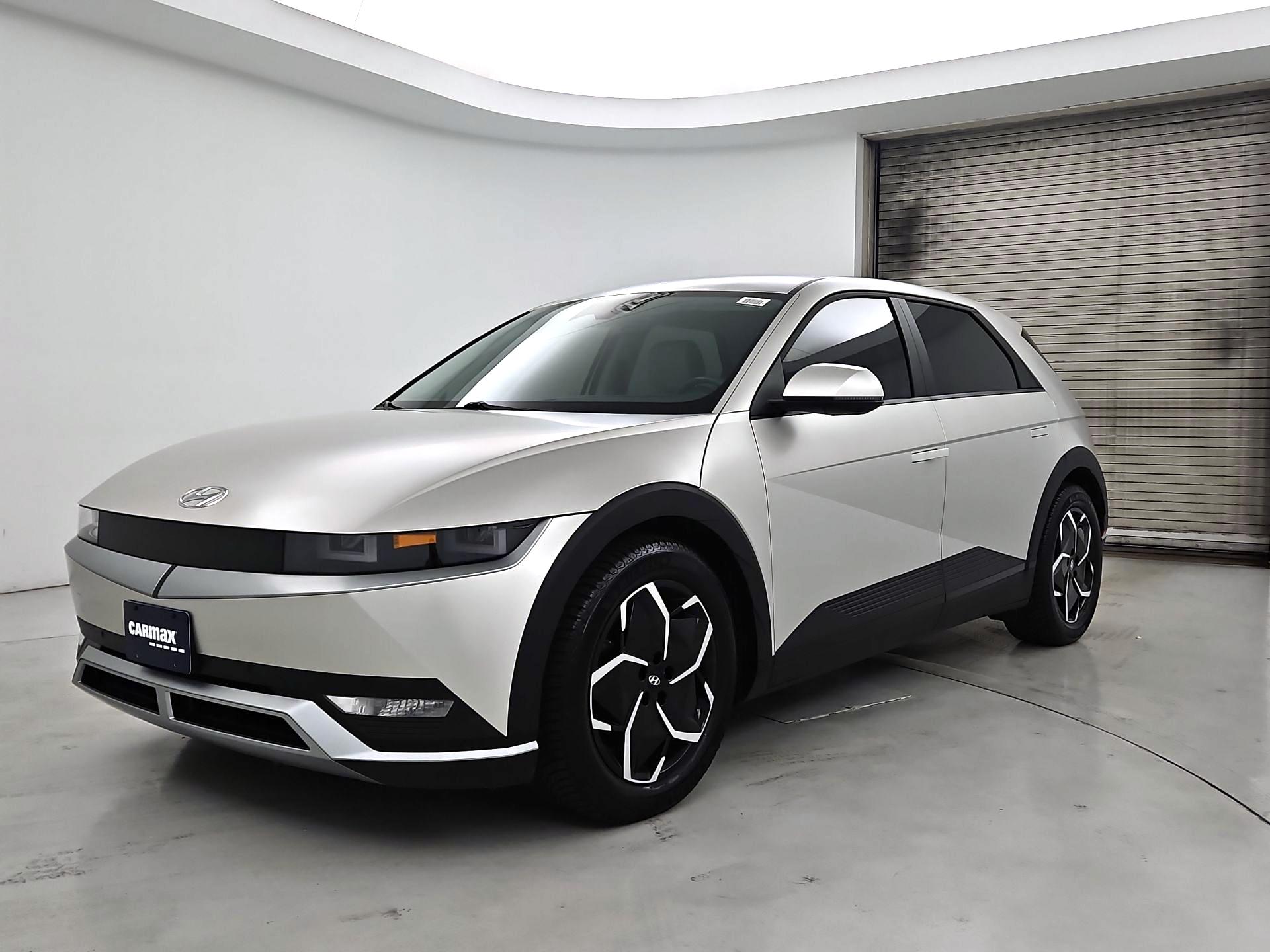 Thumbnail: 2023 Hyundai Ioniq 5 - 3
