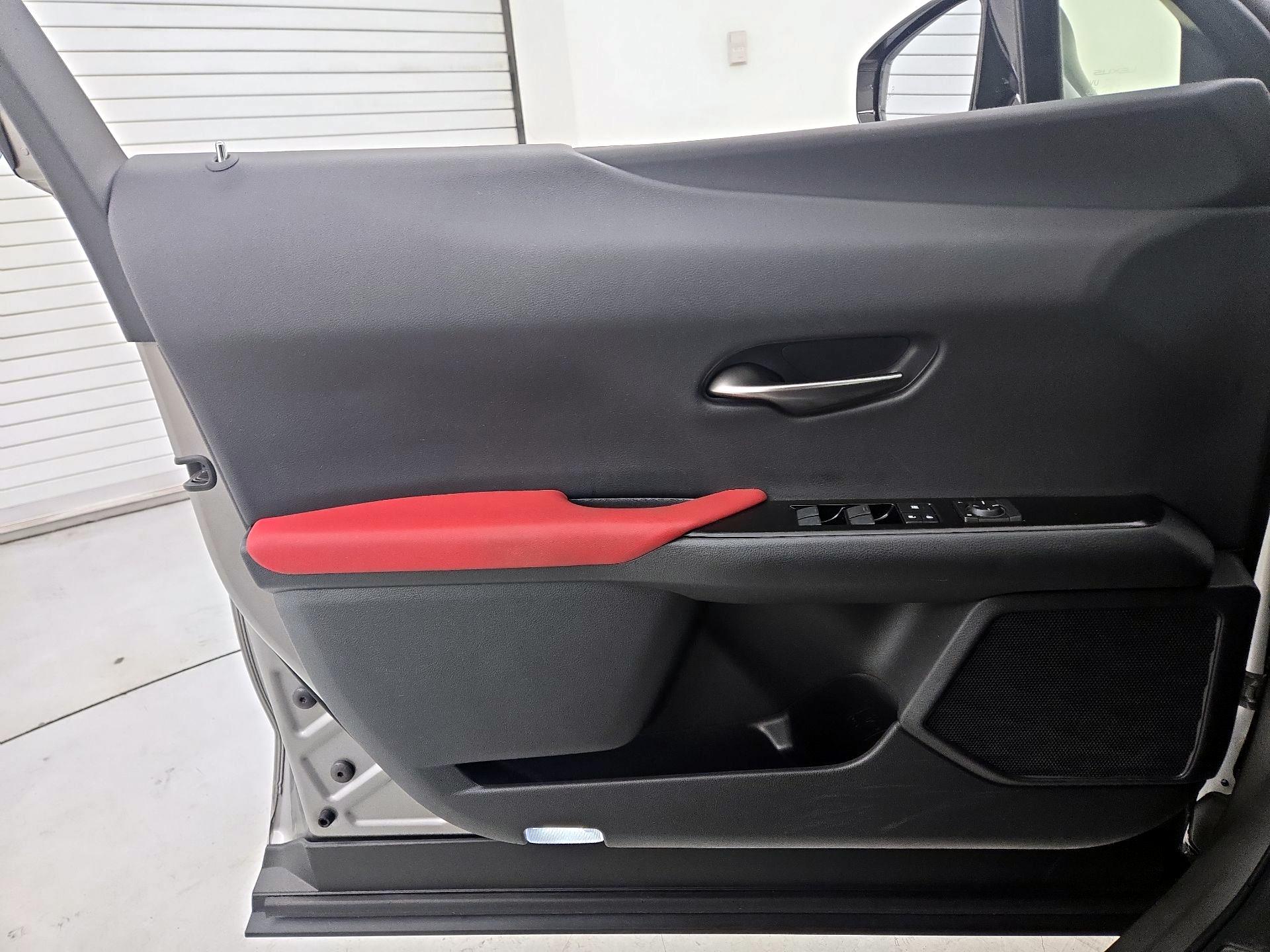 Thumbnail: 2019 Lexus UX - 12