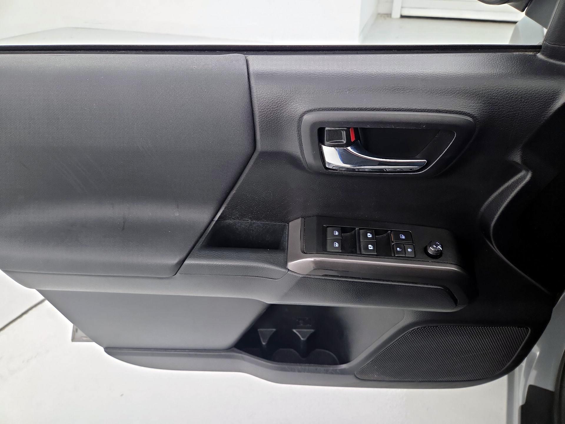 Thumbnail: 2021 Toyota Tacoma - 12