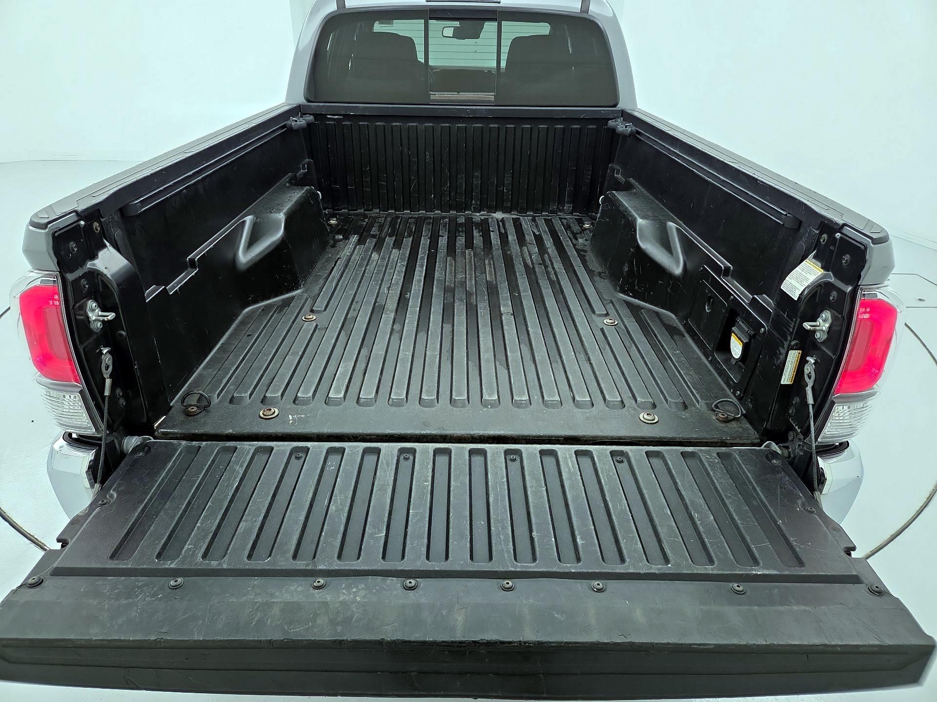 Thumbnail: 2021 Toyota Tacoma - 20