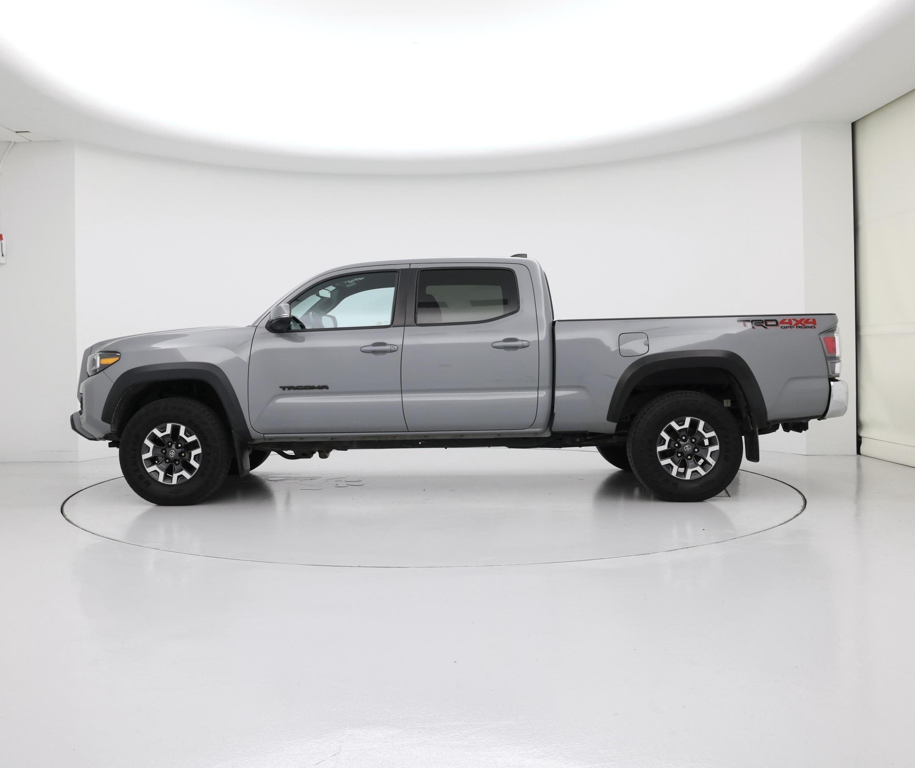 Thumbnail: 2021 Toyota Tacoma - 3
