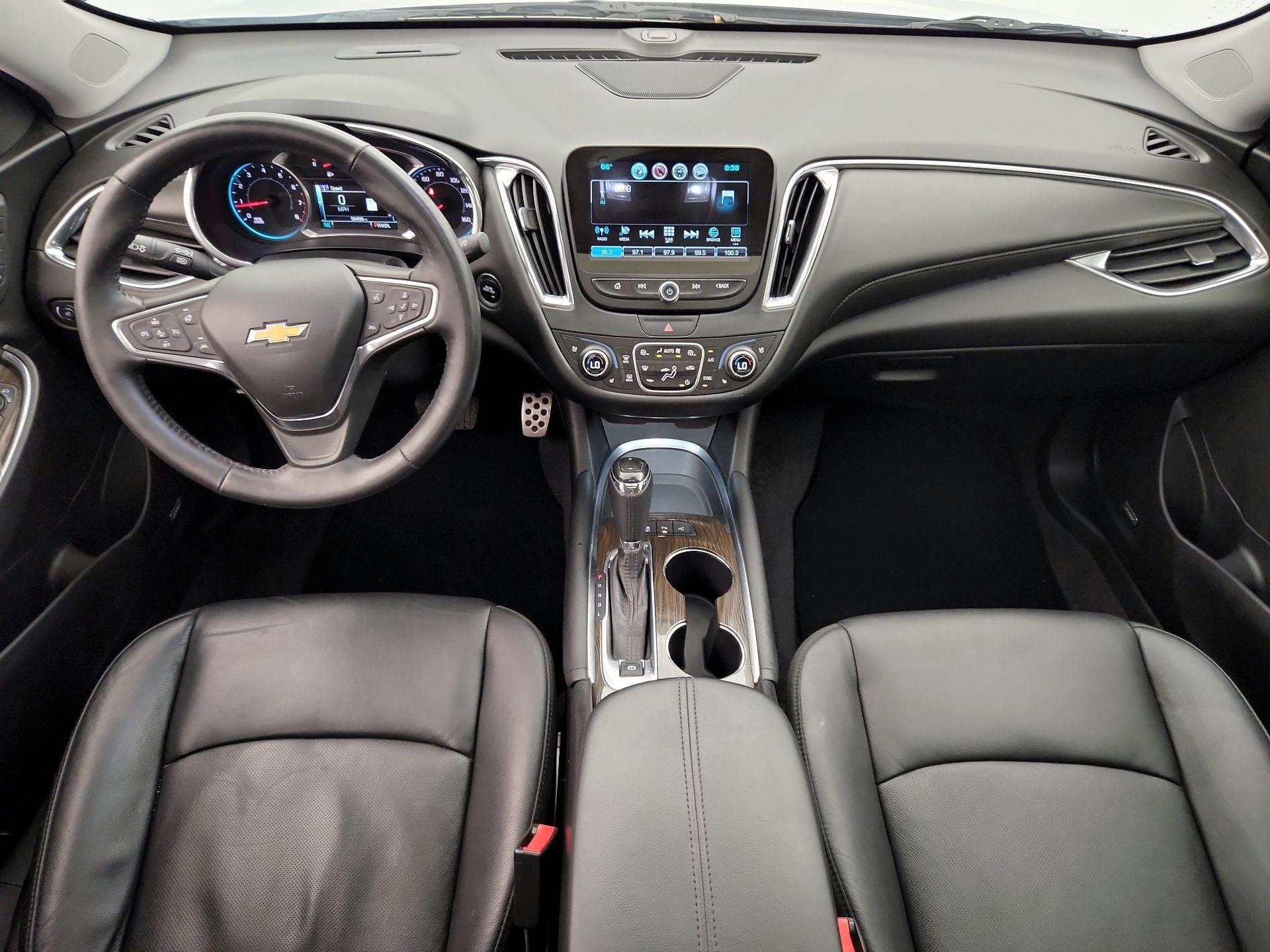 Thumbnail: 2017 Chevrolet Malibu - 9