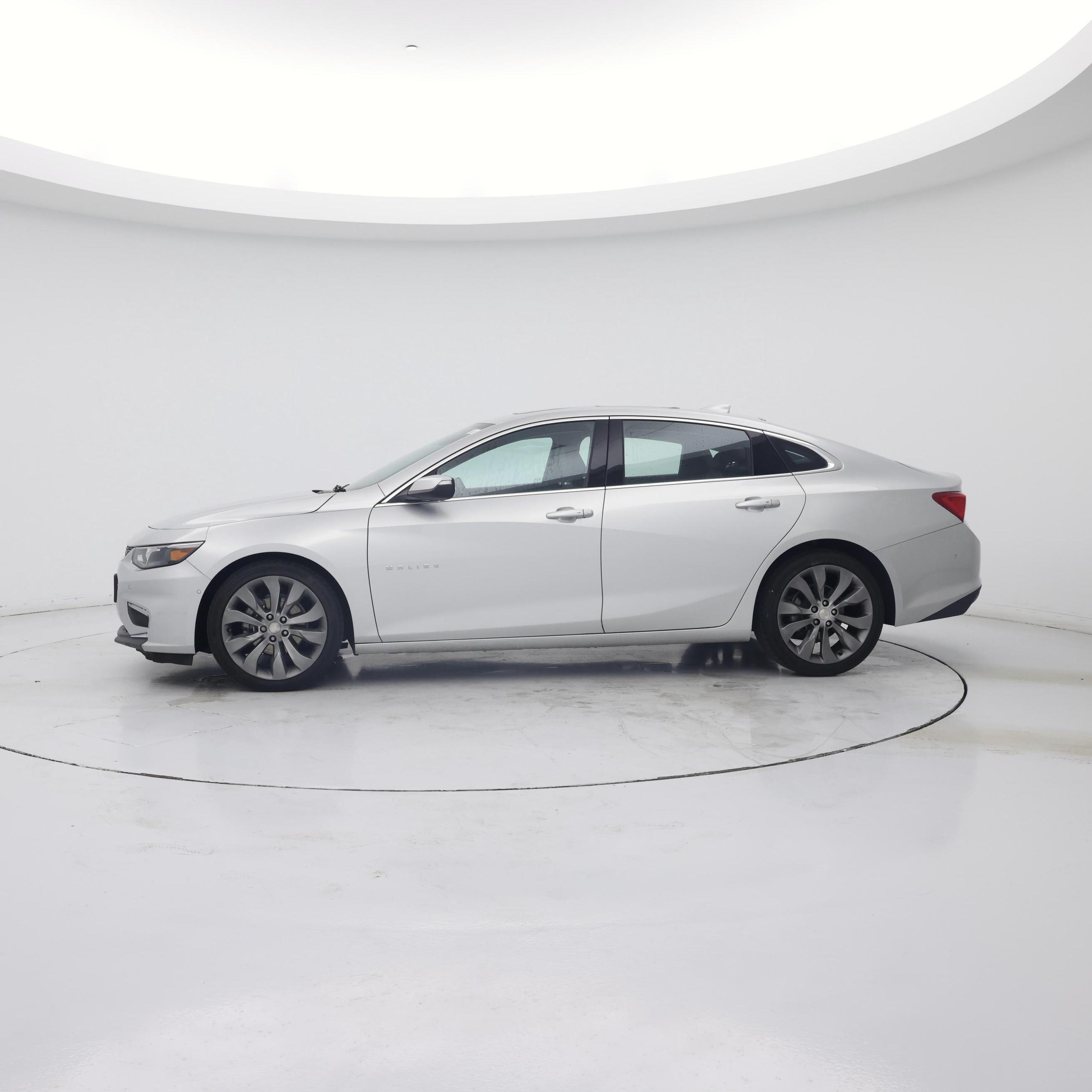 Thumbnail: 2017 Chevrolet Malibu - 3