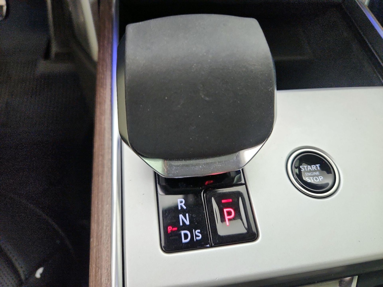 2025 Land Rover Range Rover SE - Photo 19