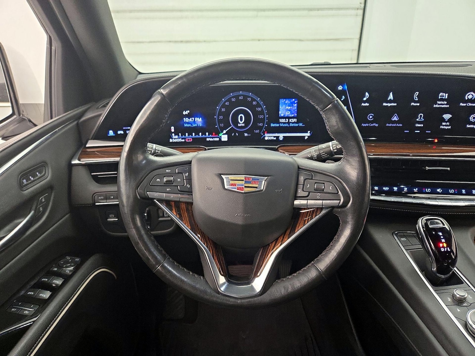 2022 Cadillac Escalade Premium Luxury - Photo 11