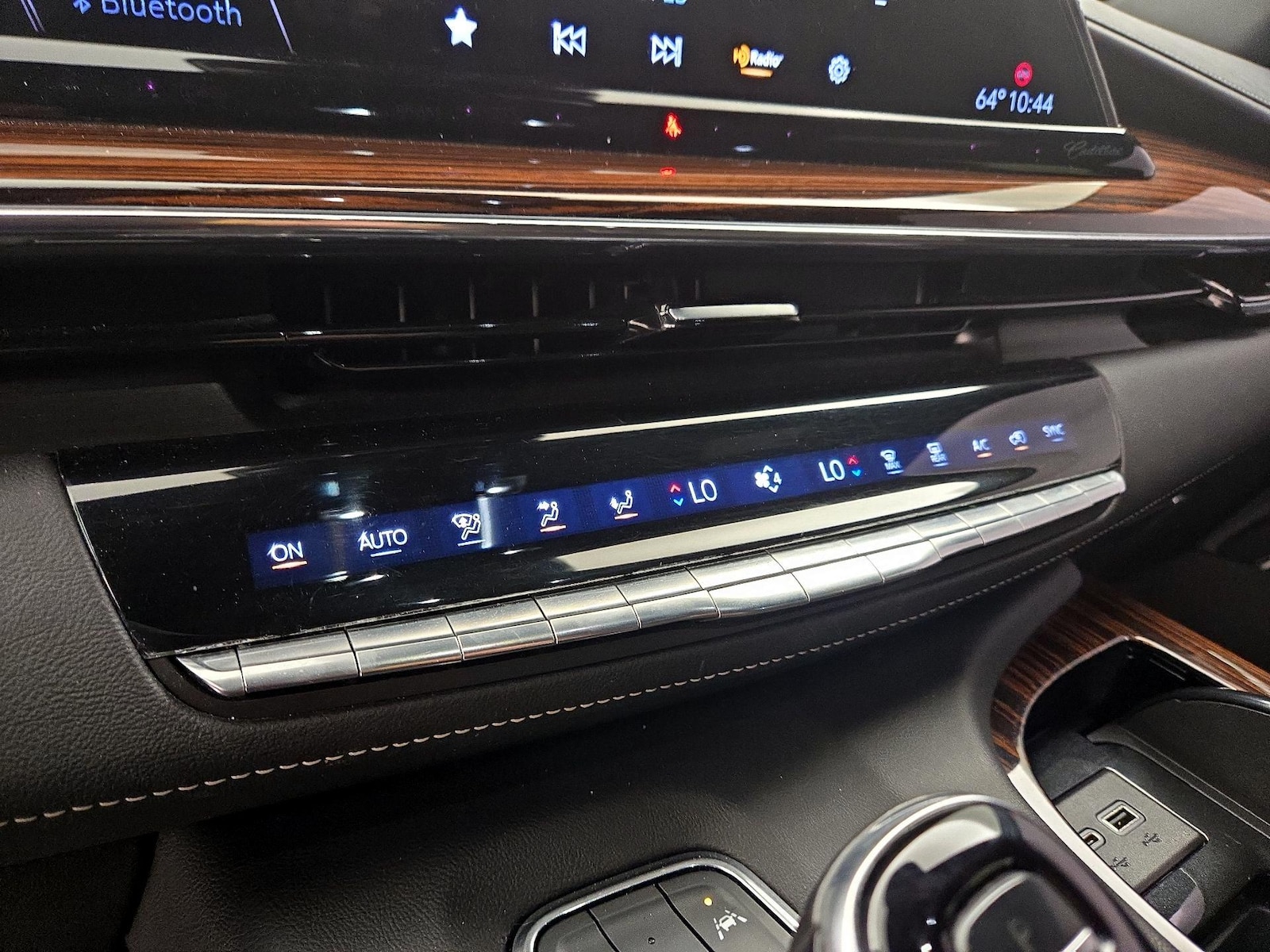 2022 Cadillac Escalade Premium Luxury - Photo 18