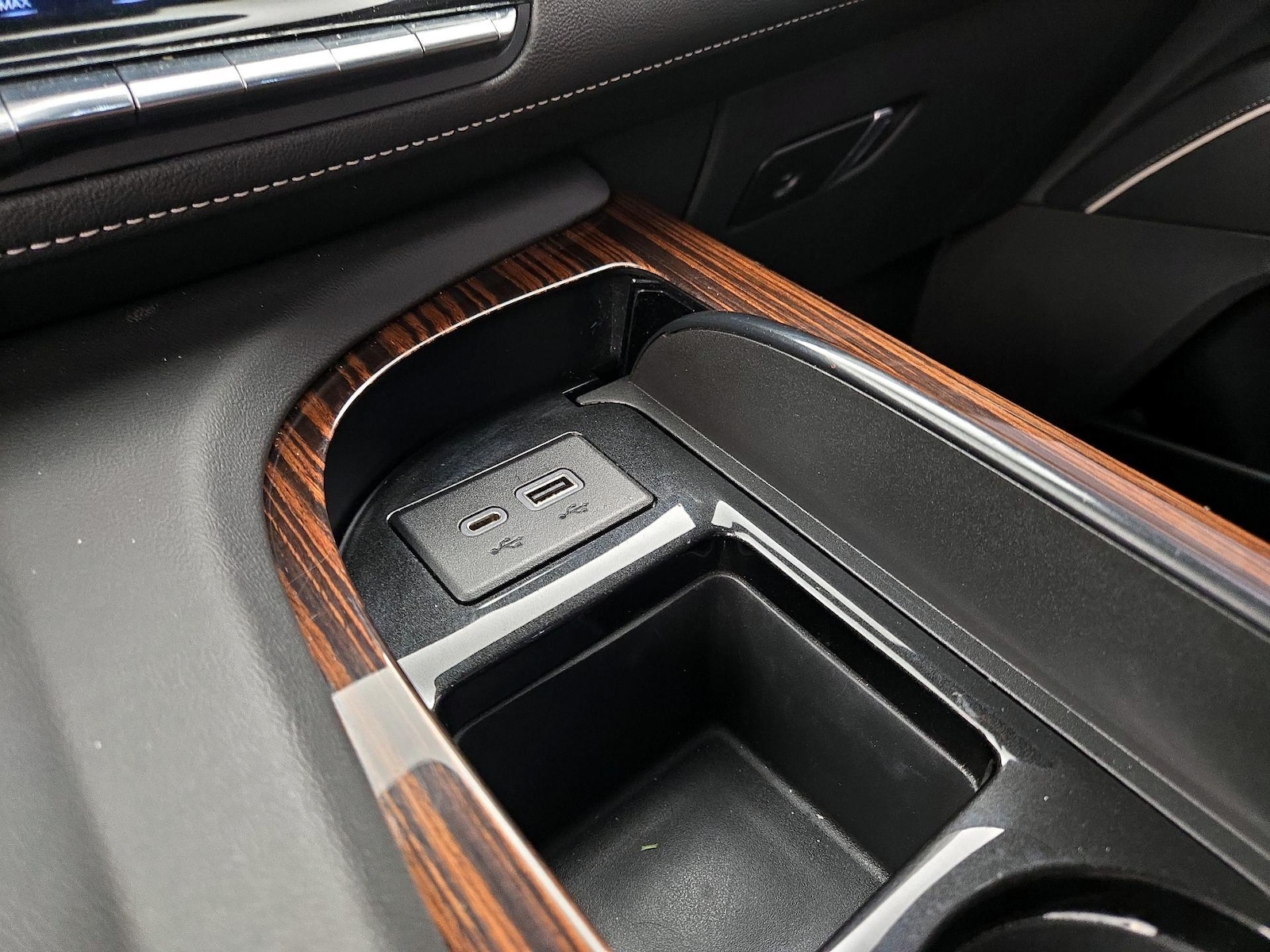 2022 Cadillac Escalade Premium Luxury - Photo 20