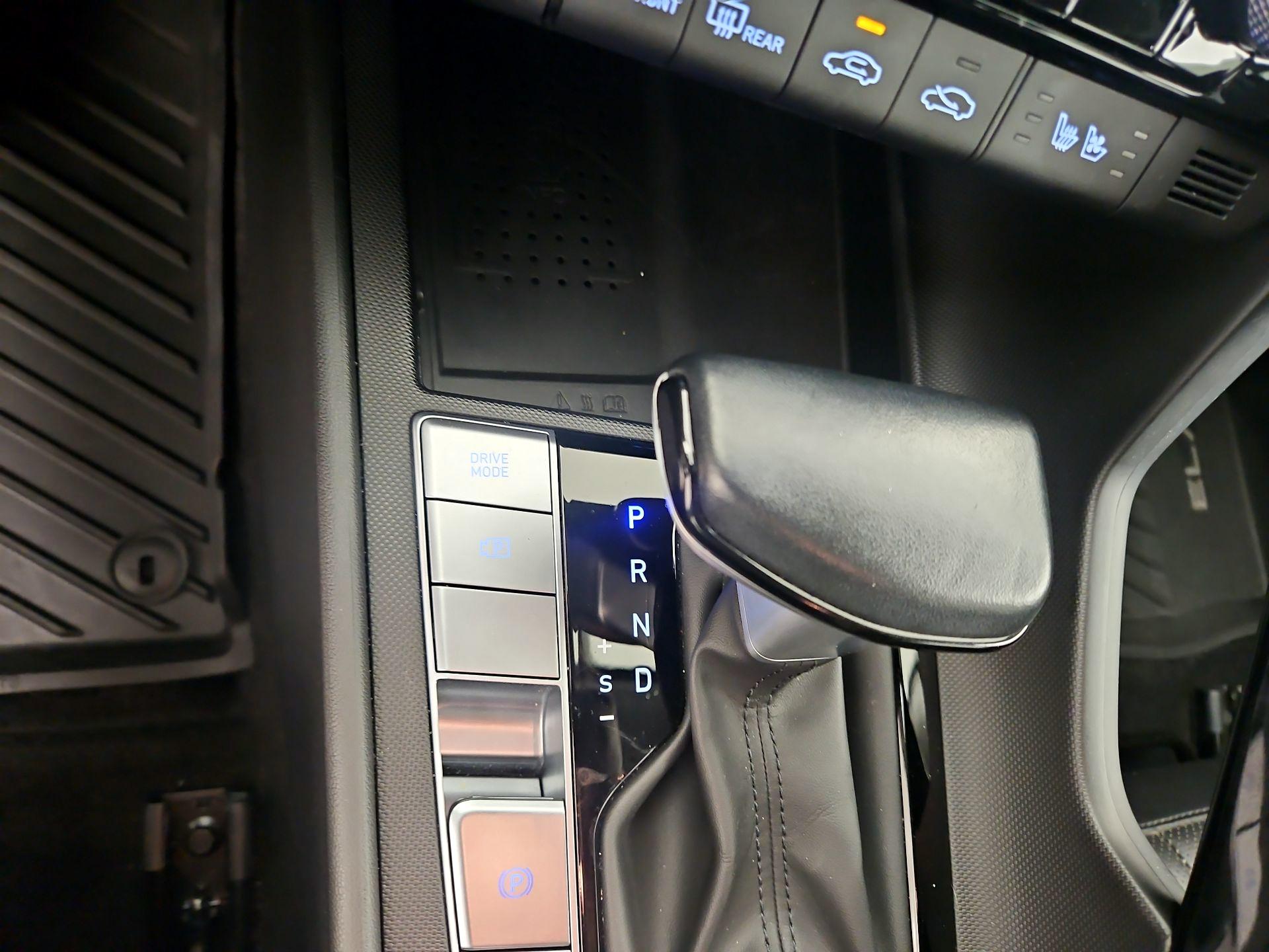 Thumbnail: 2023 Hyundai Elantra - 18