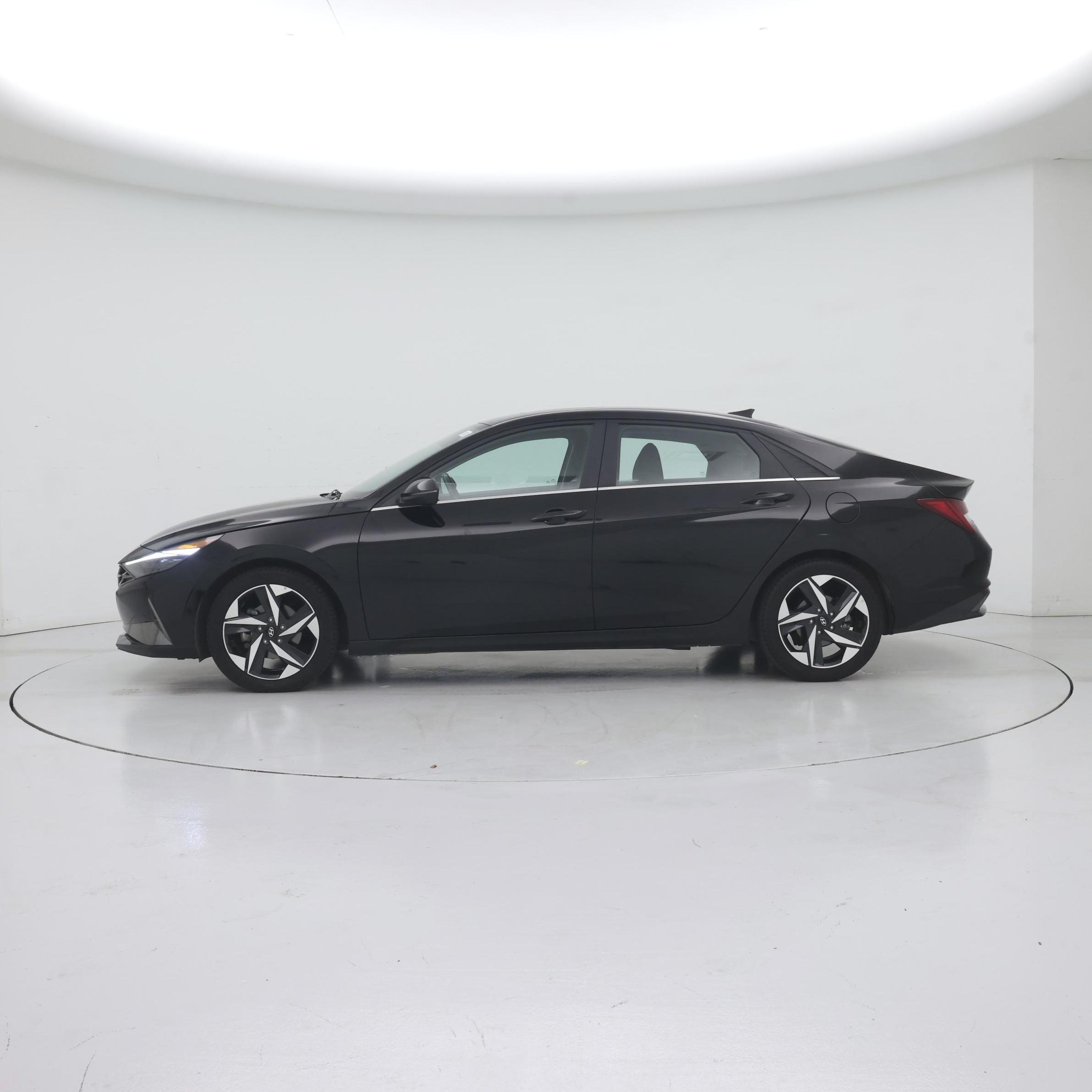 Thumbnail: 2023 Hyundai Elantra - 3