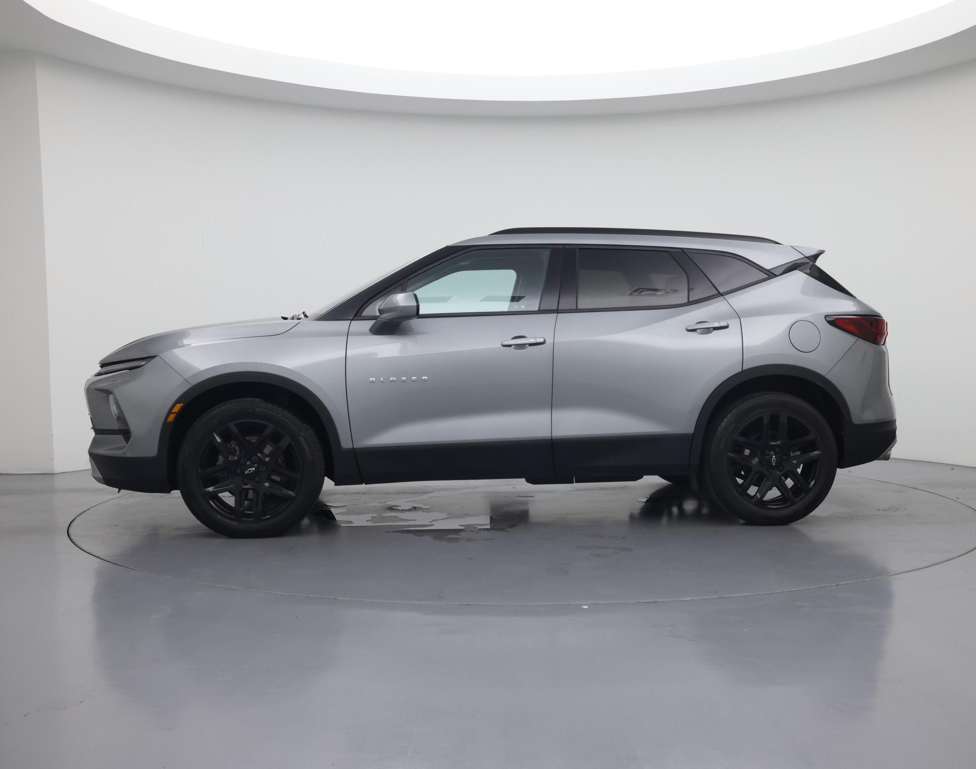 Thumbnail: 2023 Chevrolet Blazer - 3