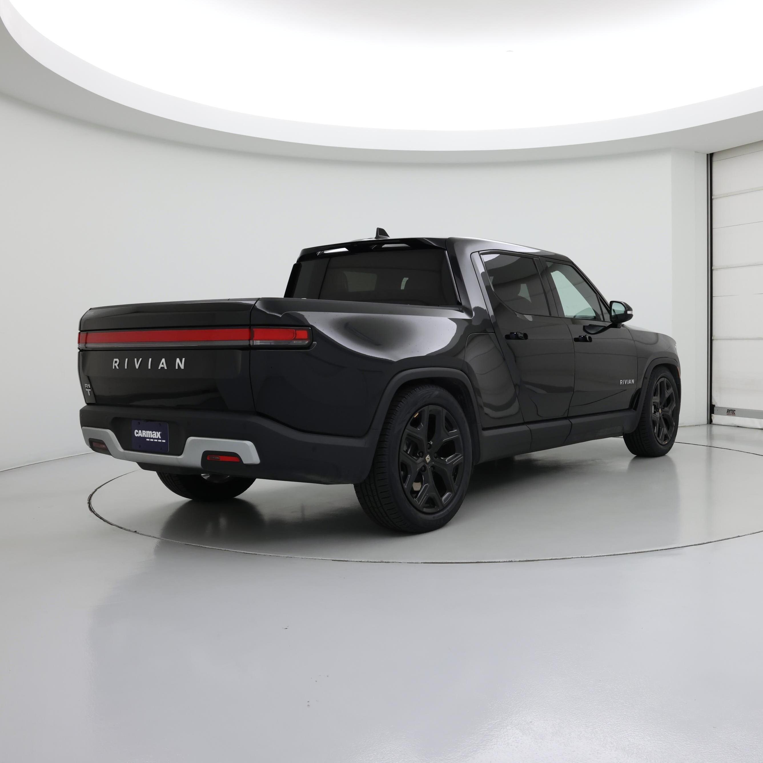 Thumbnail: 2023 Rivian R1T - 8
