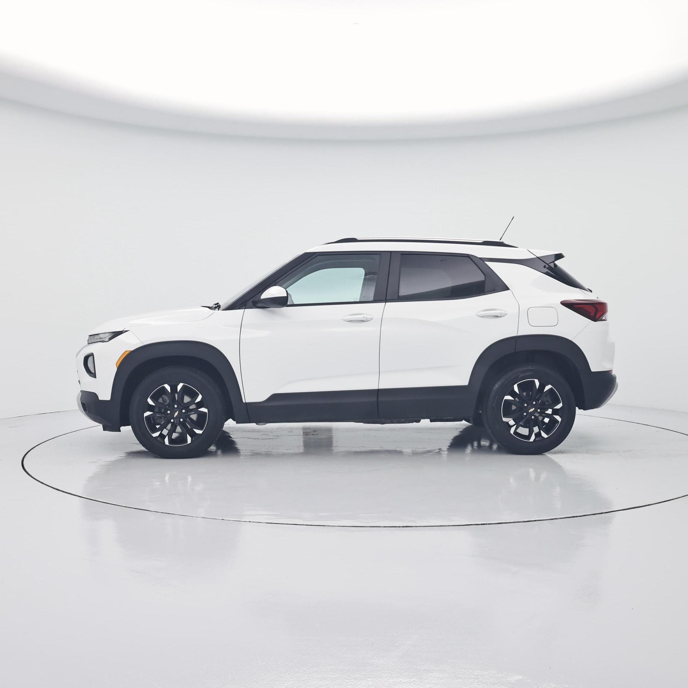 Thumbnail: 2023 Chevrolet TrailBlazer - 3