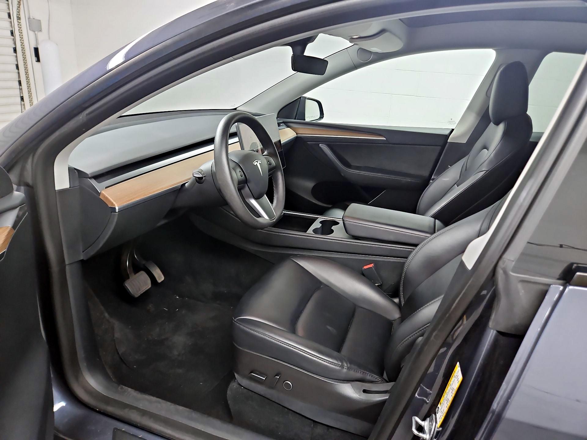 Thumbnail: 2023 Tesla Model Y - 11