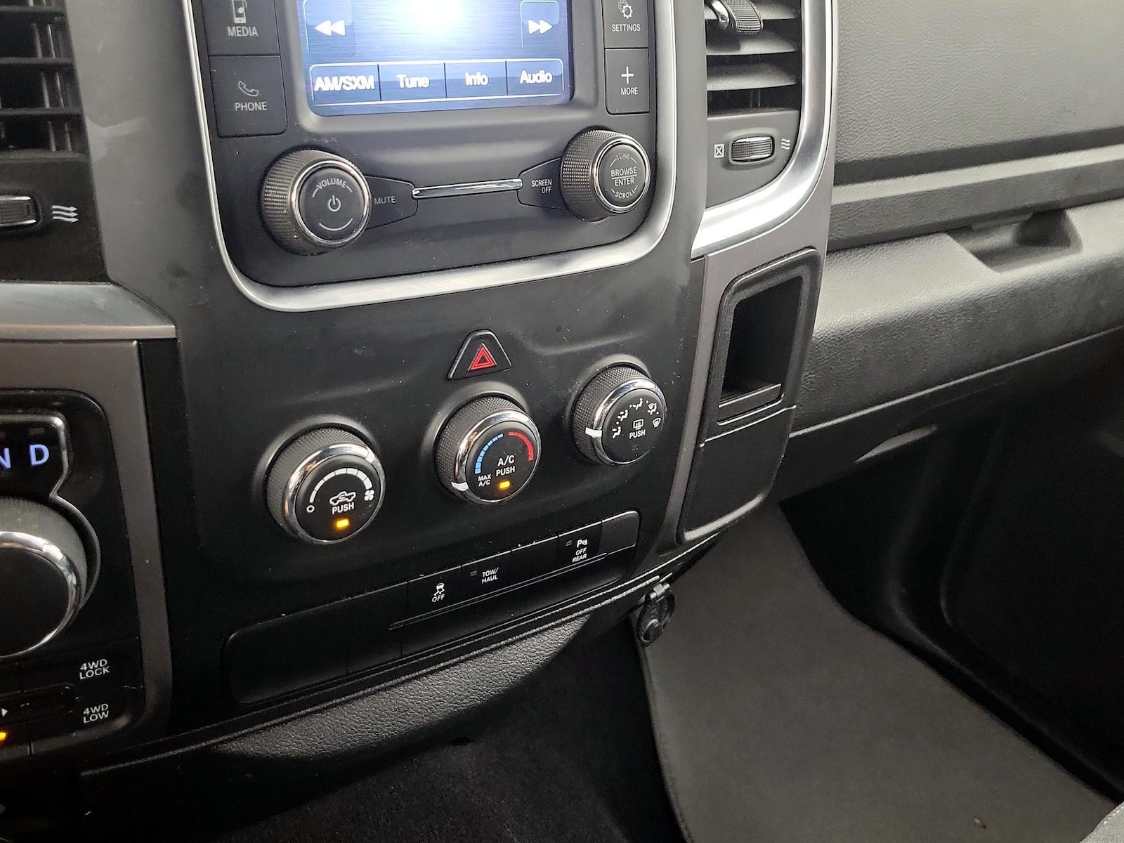2024 RAM Ram 1500 Classic Warlock - Photo 17
