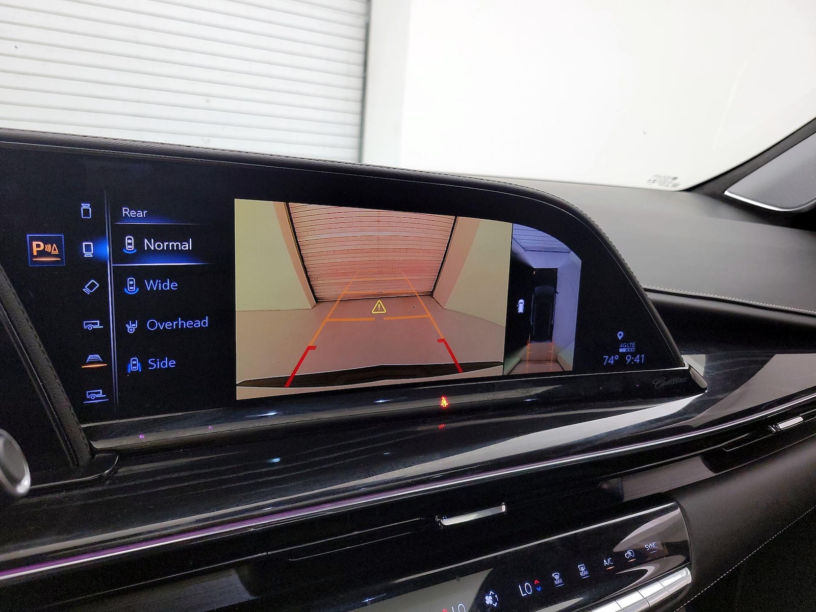 2023 Cadillac Escalade V-Series - Photo 16