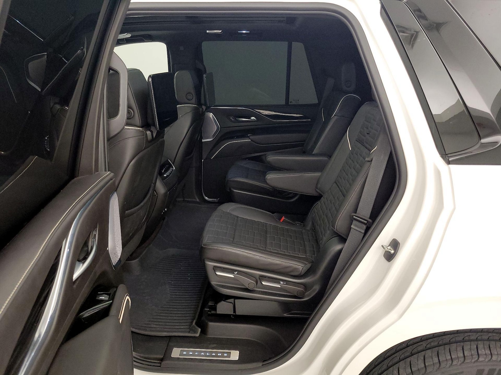 2023 Cadillac Escalade V-Series - Photo 22