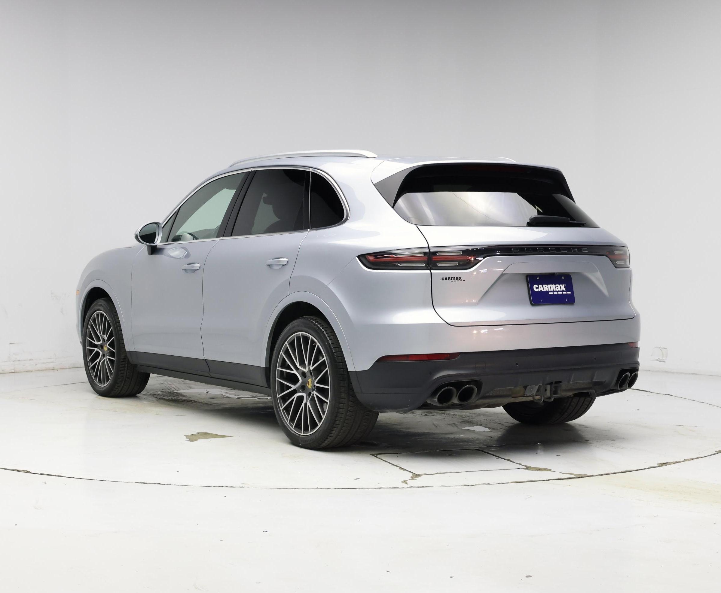 Thumbnail: 2021 Porsche Cayenne - 2