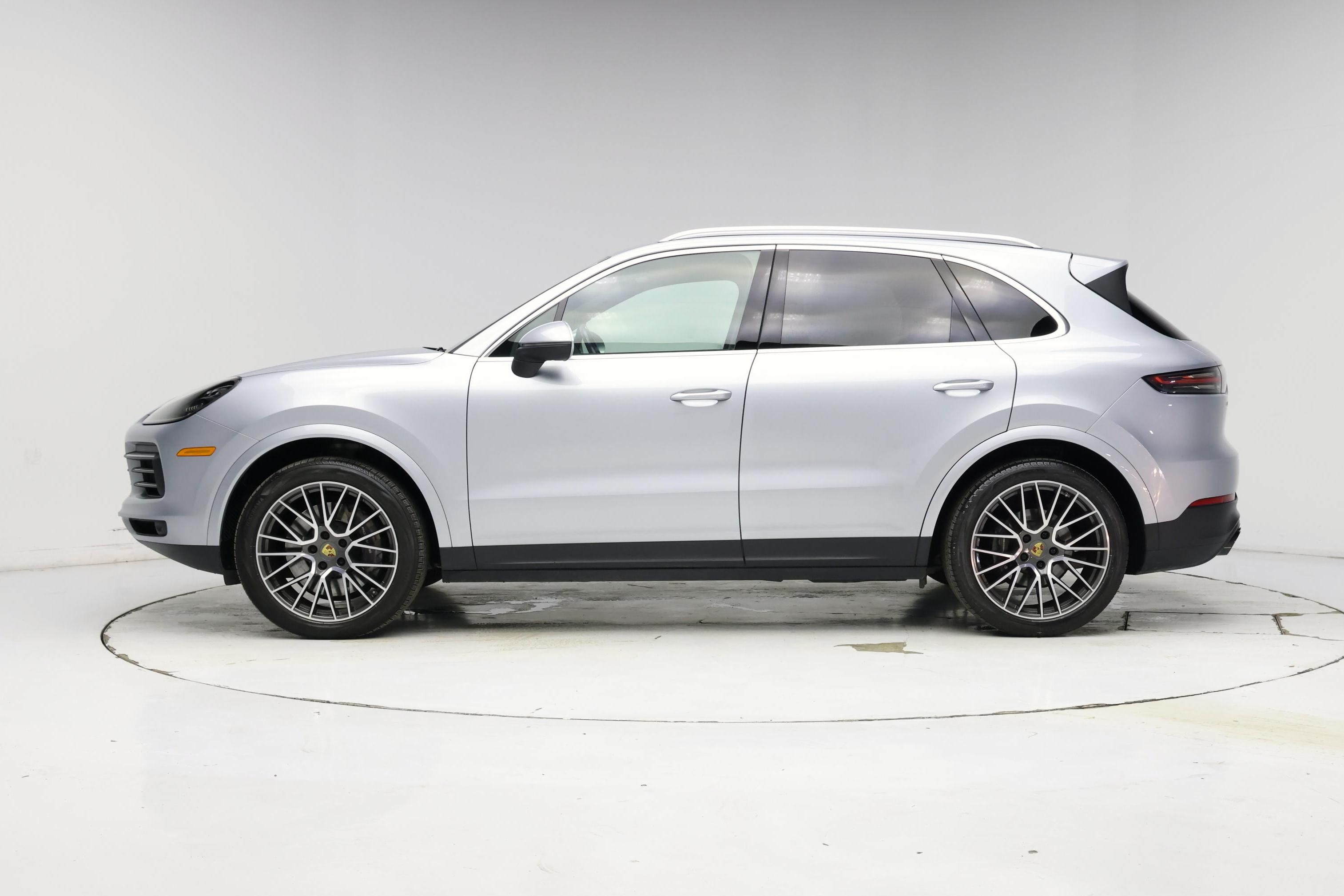Thumbnail: 2021 Porsche Cayenne - 3