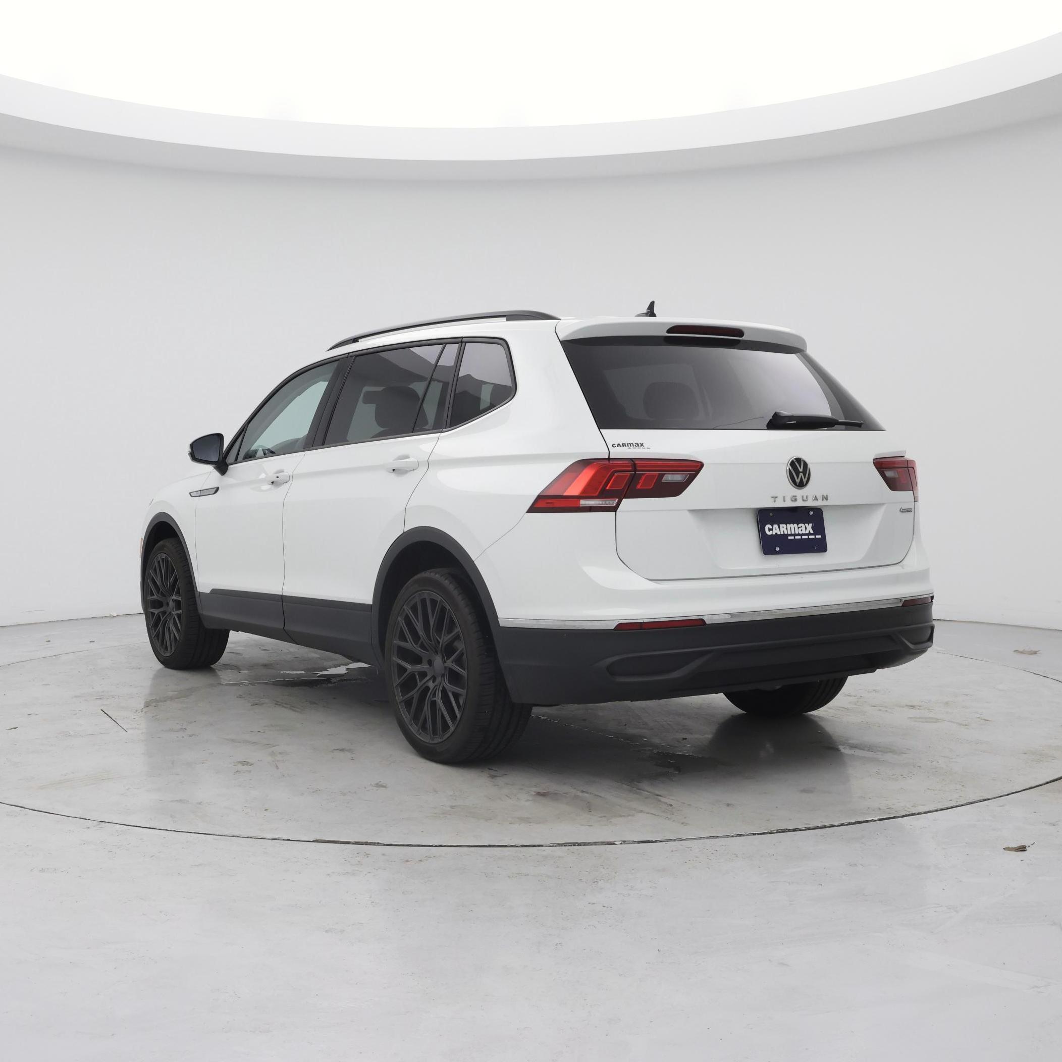 Thumbnail: 2022 Volkswagen Tiguan - 2
